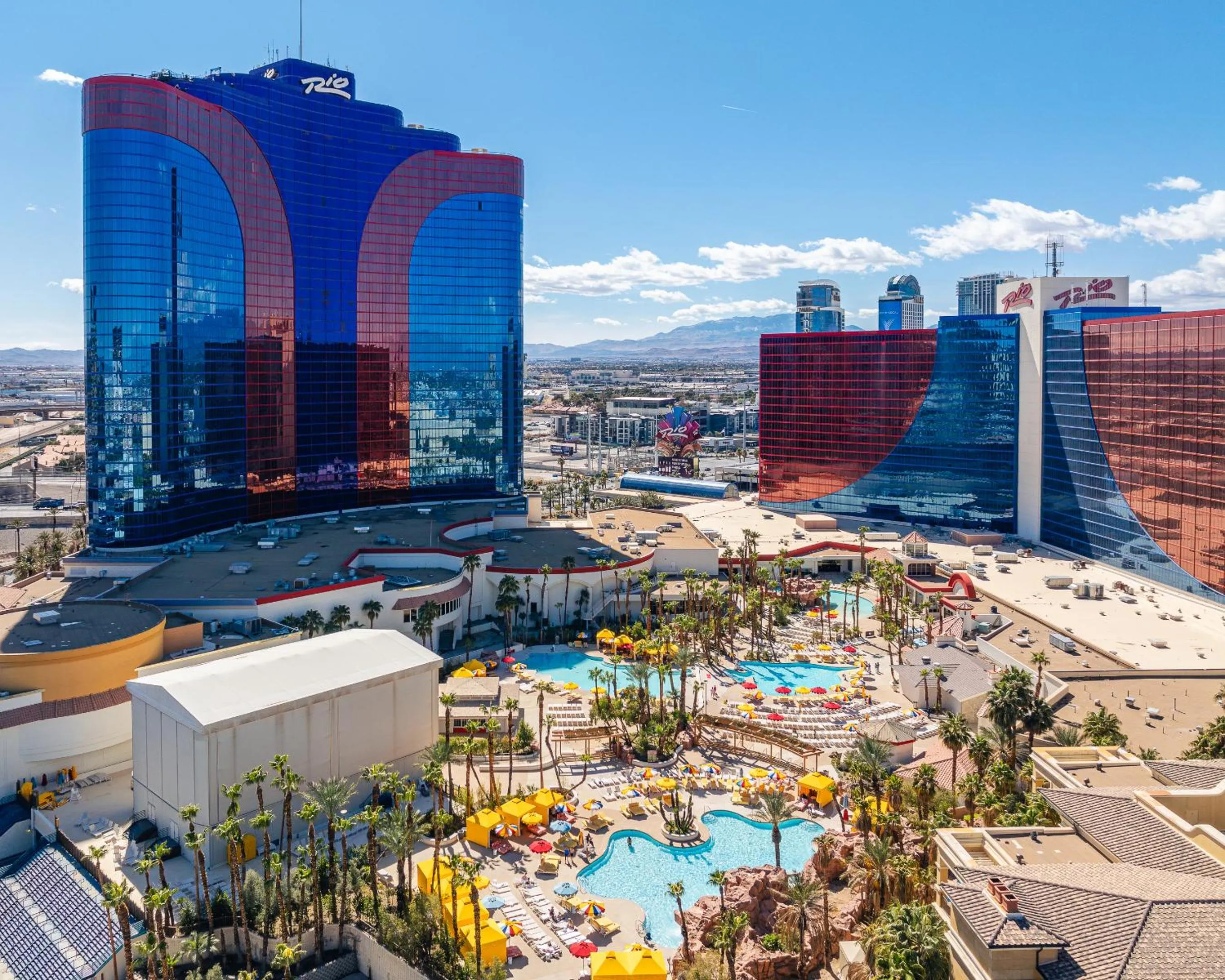 Swimming pool in Rio Hotel & Casino, a Destination by Hyatt Hotel