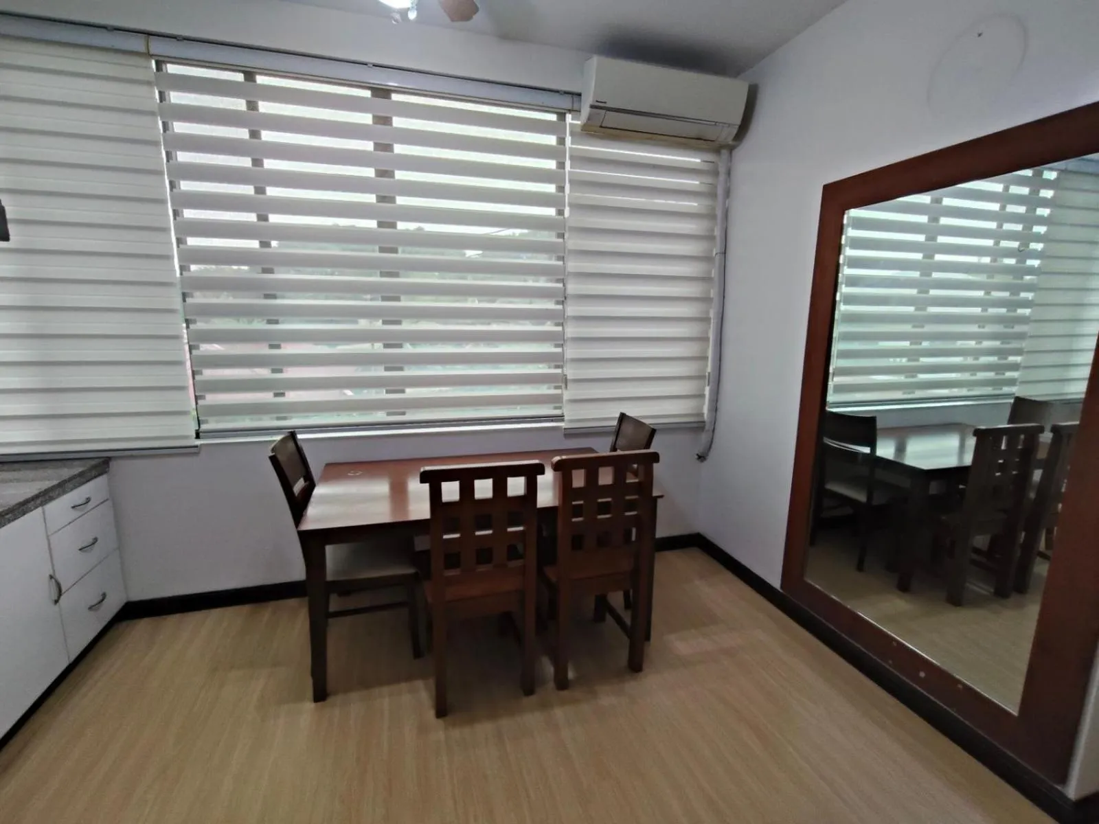 Dining area in OYO 805 La Belladoza