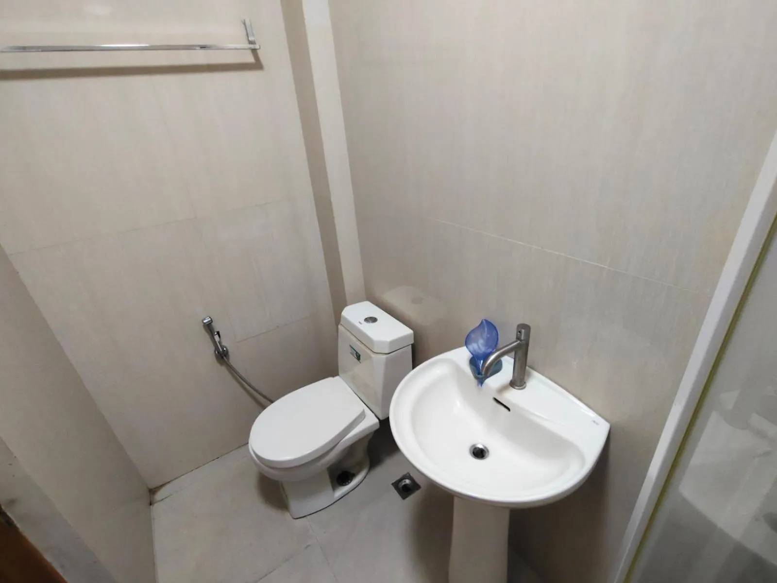 Bathroom in OYO 805 La Belladoza