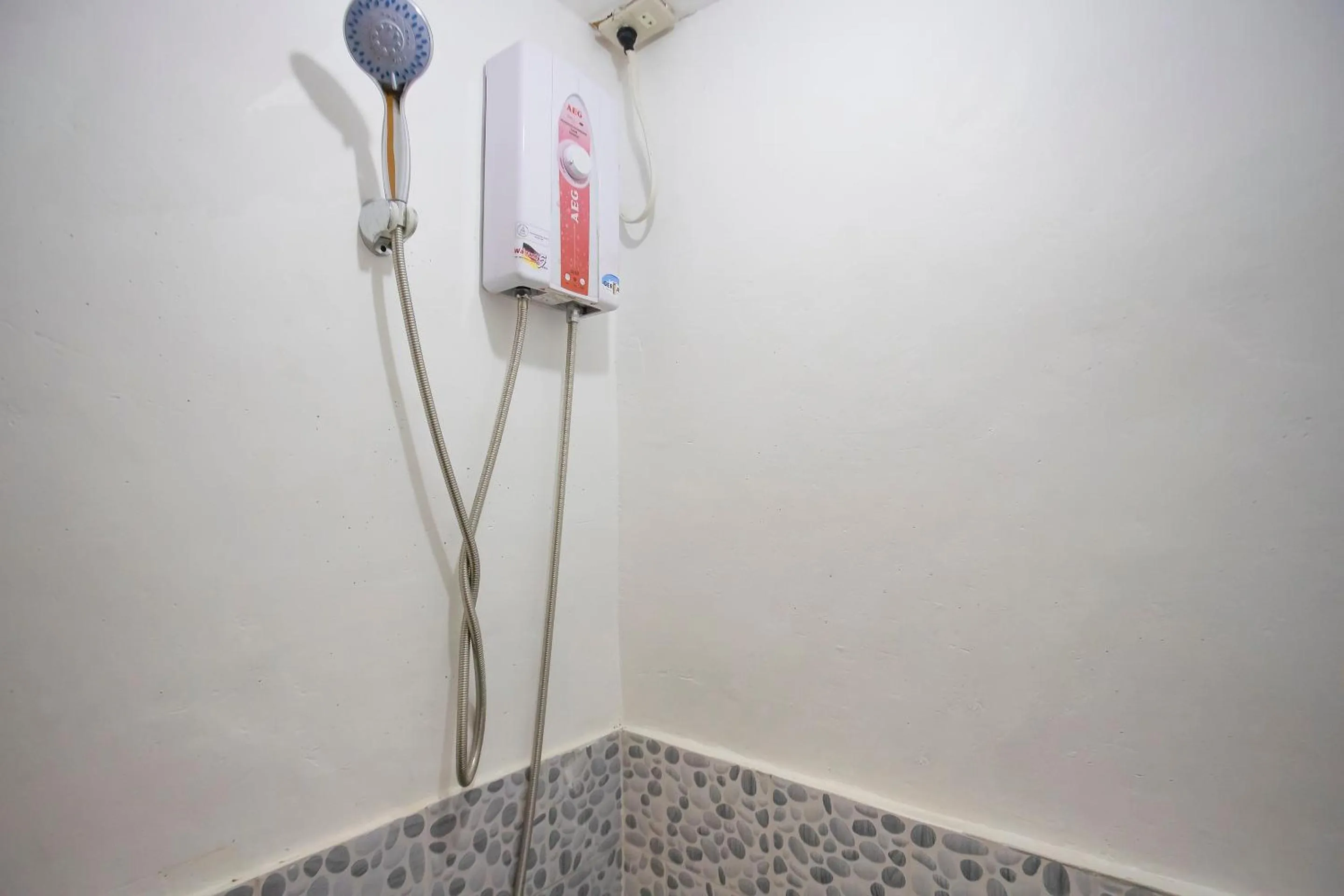 Bathroom in Mye Tourist Inn