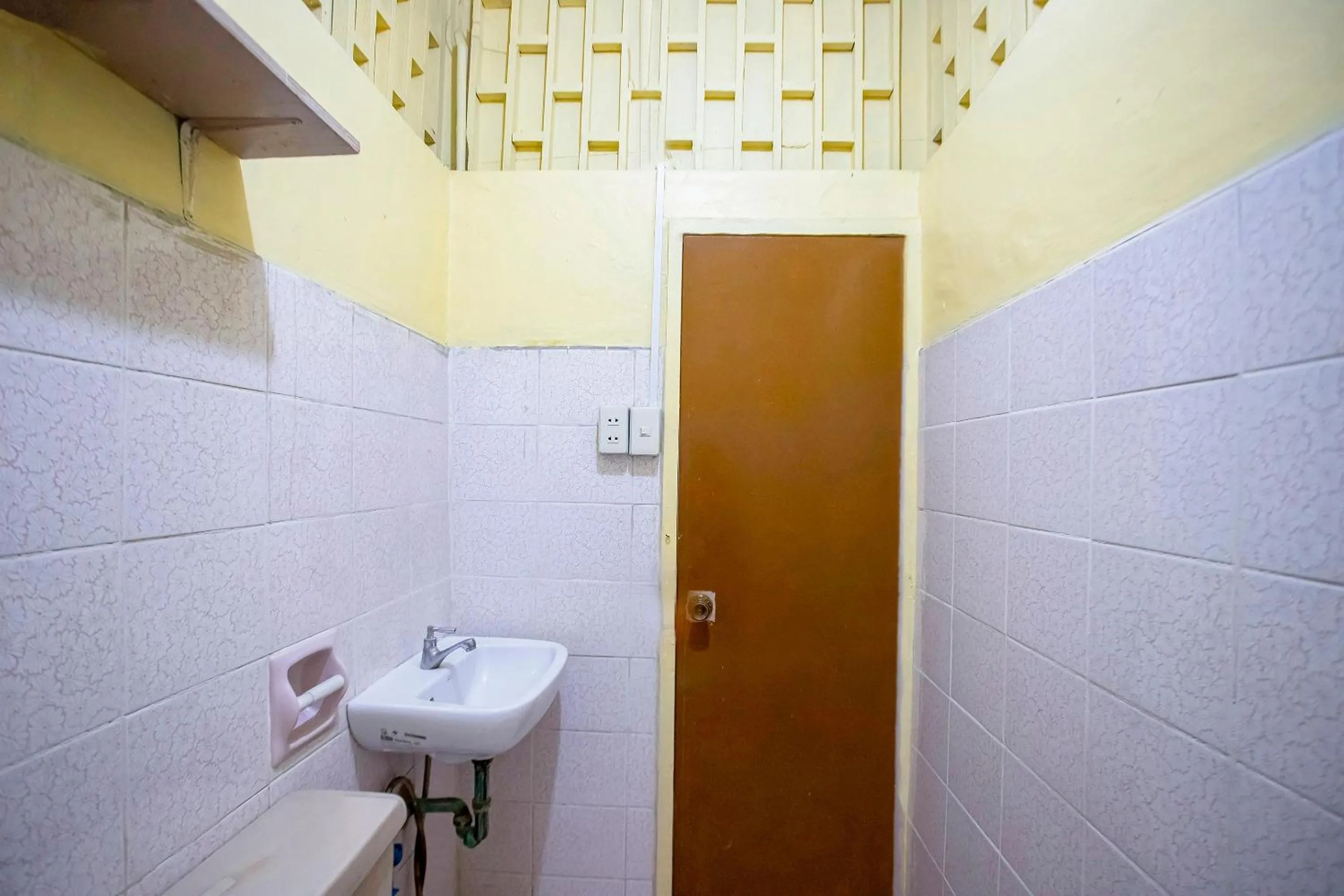 Bathroom in Mye Tourist Inn