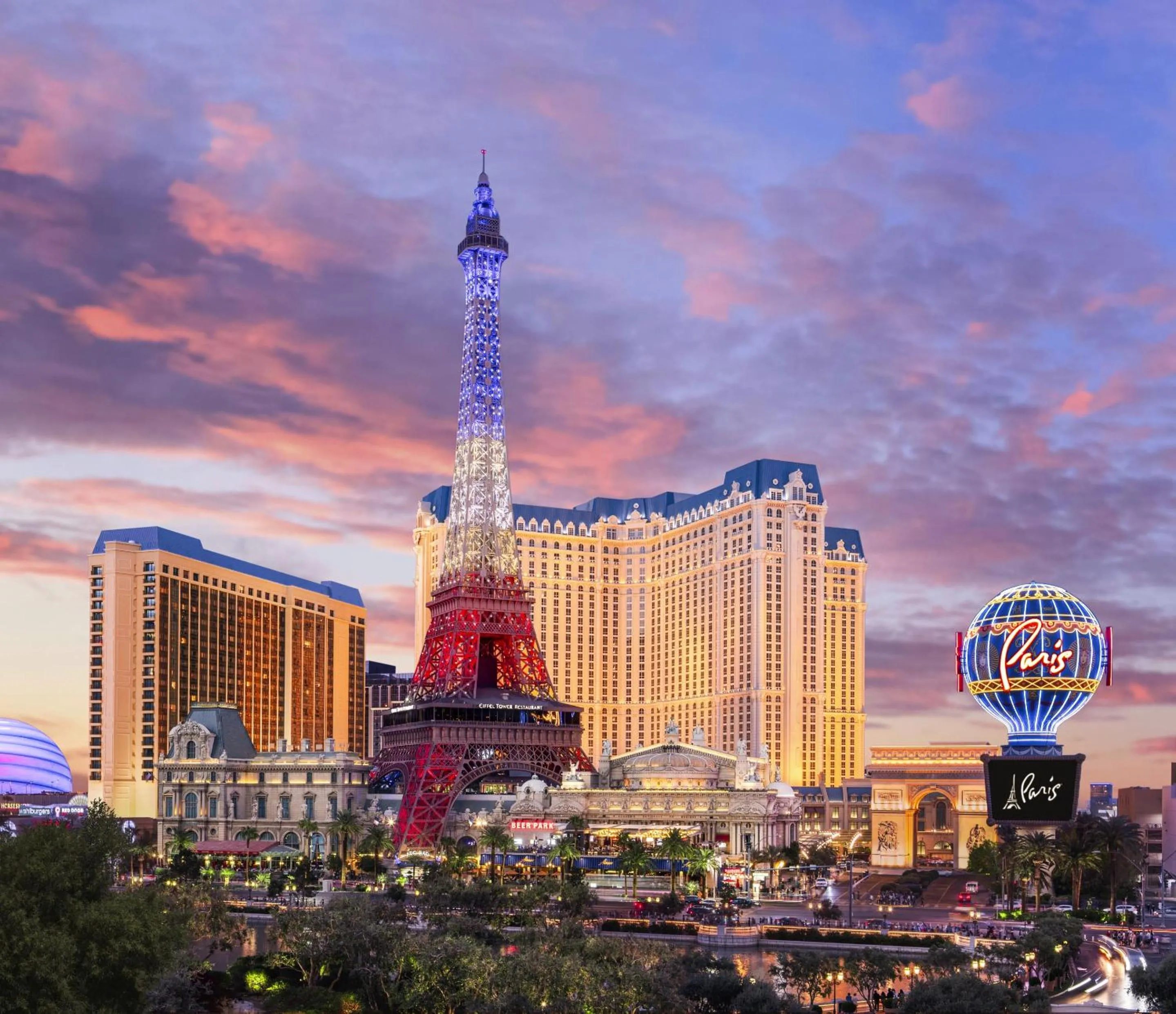 Property building in Paris Las Vegas Hotel & Casino