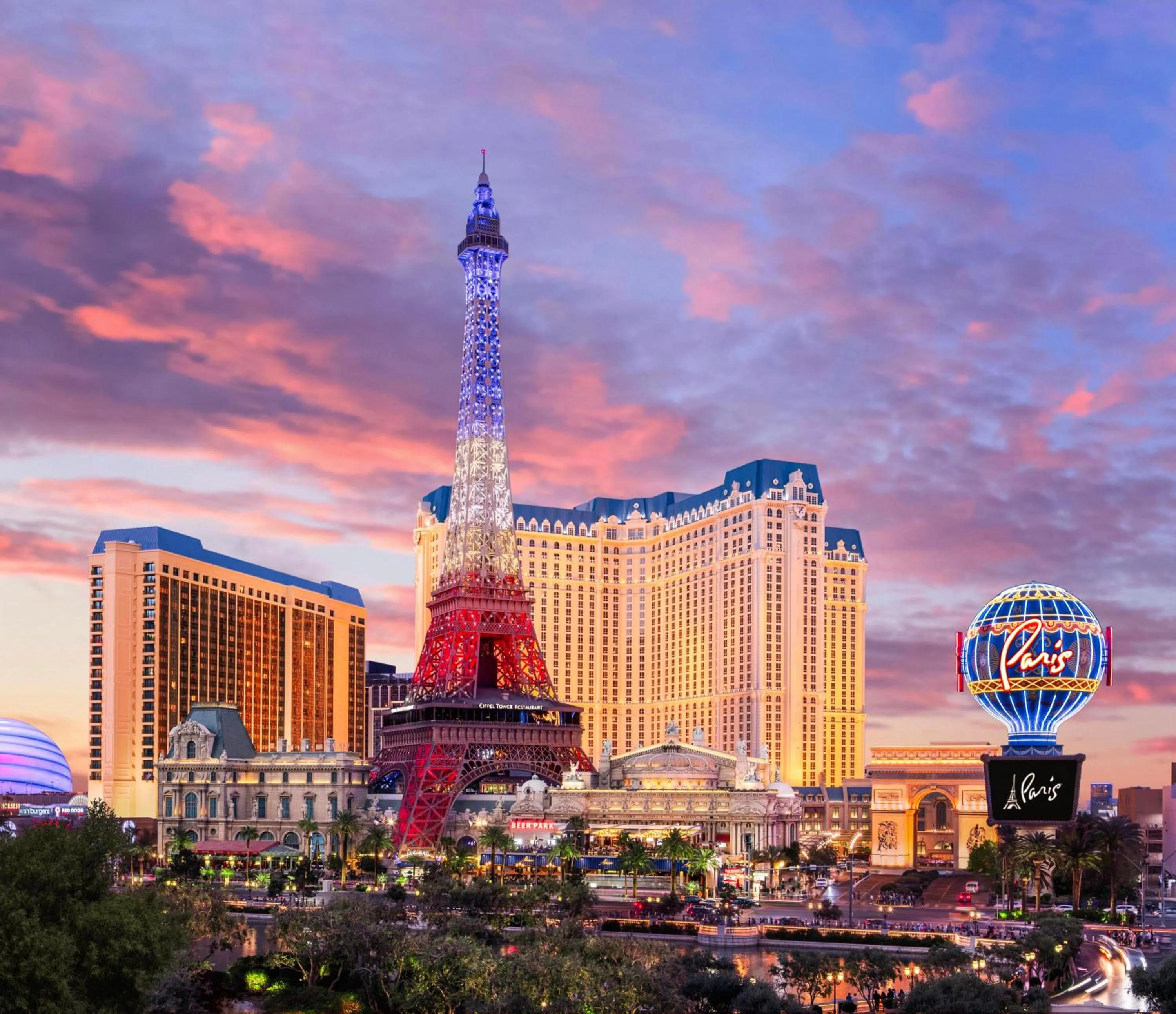Property building in Paris Las Vegas Hotel & Casino