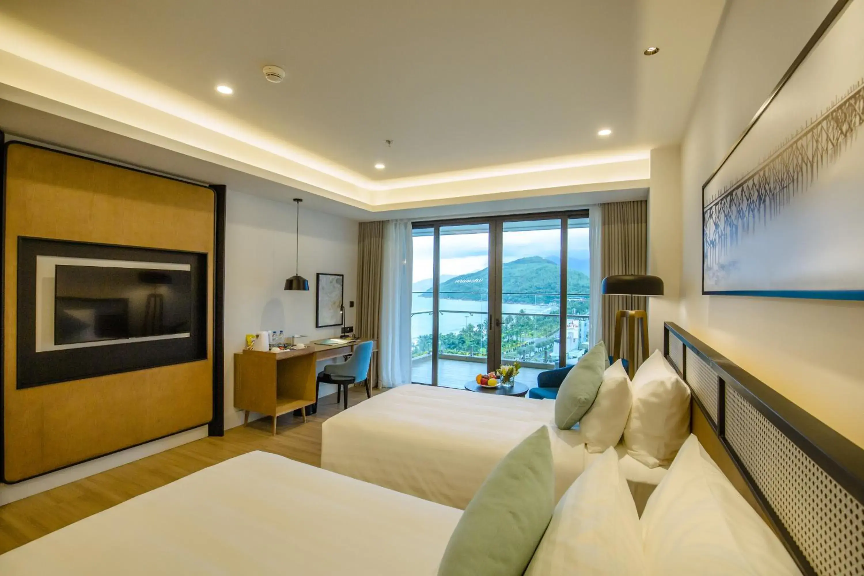 Deluxe Twin Room with Sea View in FLC City Hotel Beach Quy Nhon Deluxe Twin Room with Sea View in FLC City Hotel Beach Quy Nhon