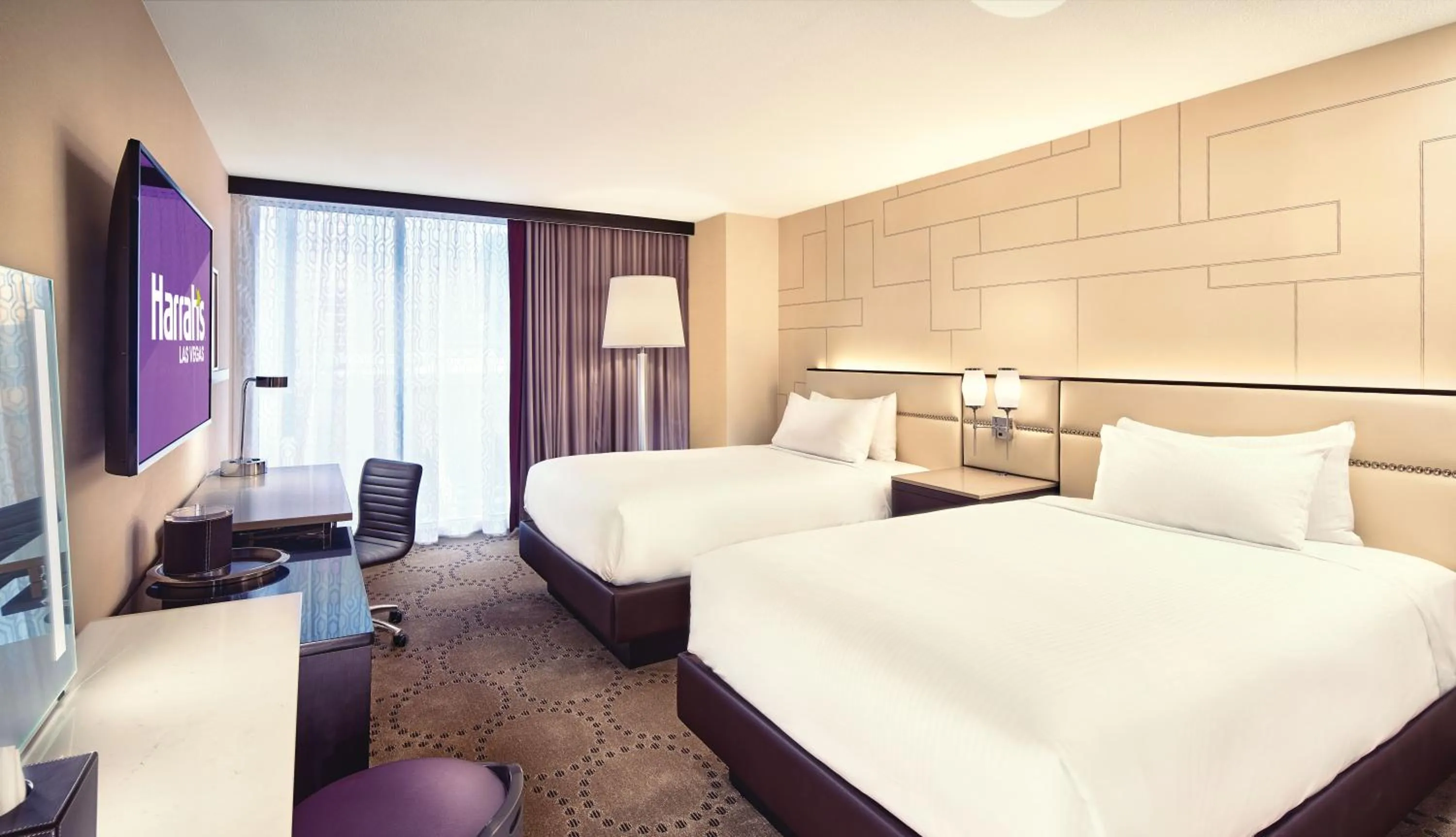 Bed in Harrah's Las Vegas, A Caesars Destination