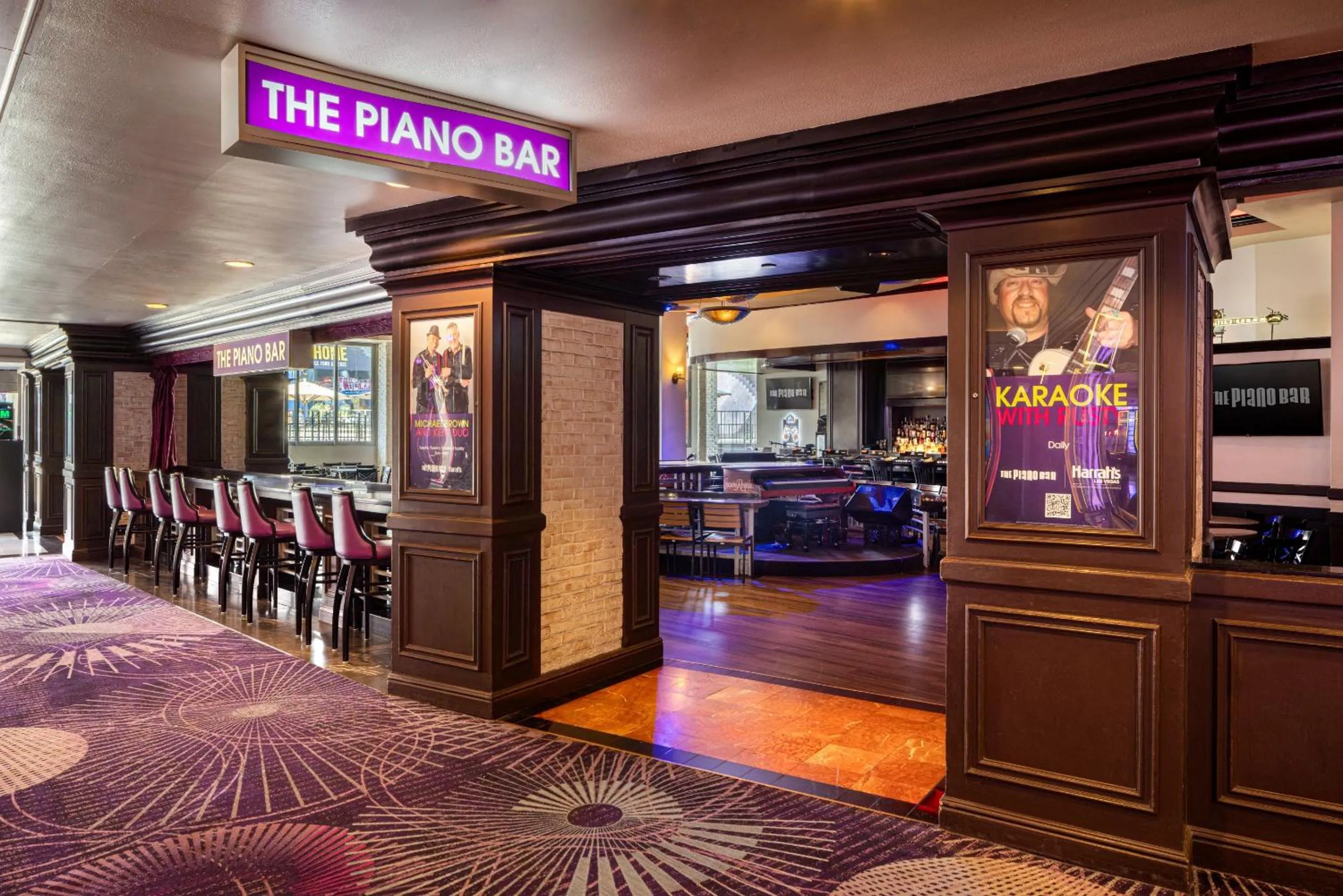 Lounge or bar in Harrah's Las Vegas, A Caesars Destination