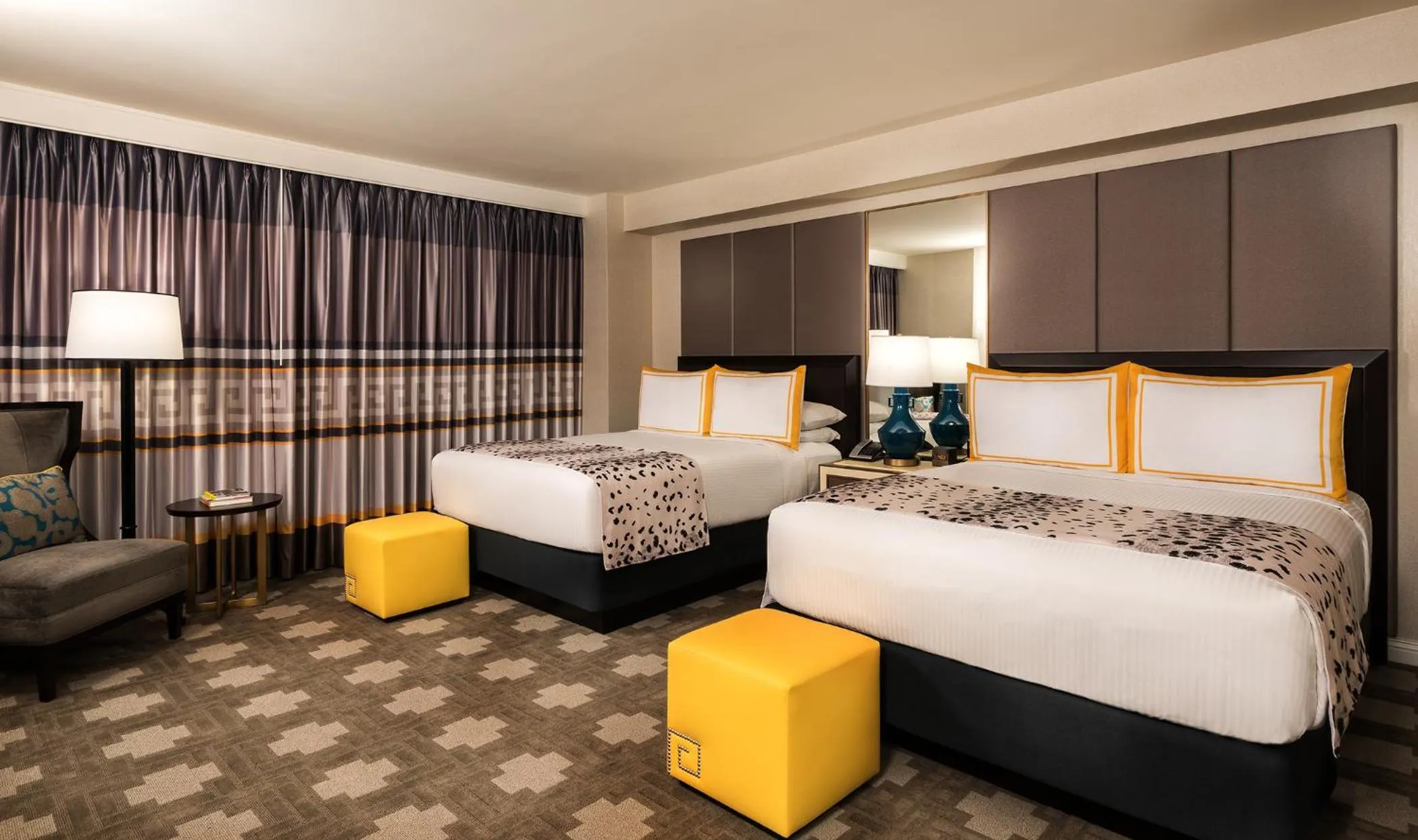 Seating area, Bed in Caesars Palace Hotel & Casino