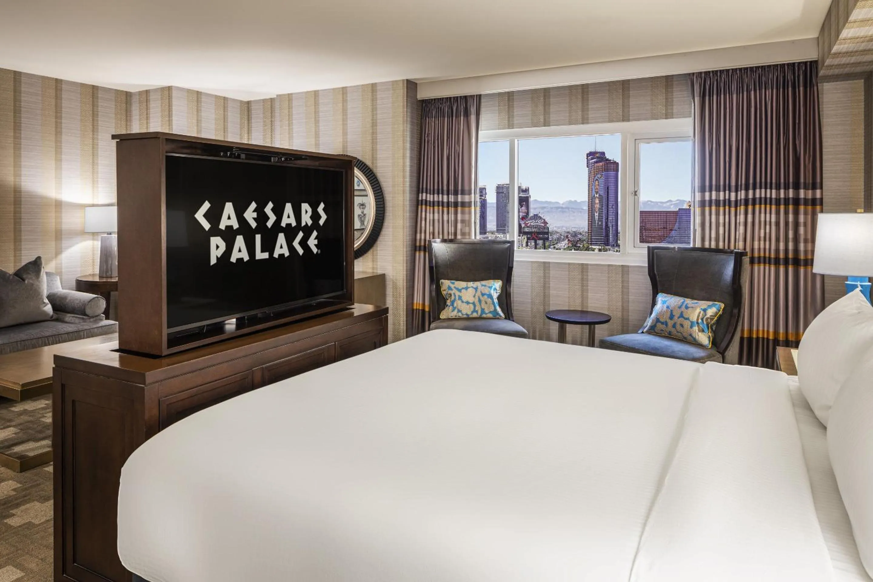 Bedroom, Bed in Caesars Palace Hotel & Casino