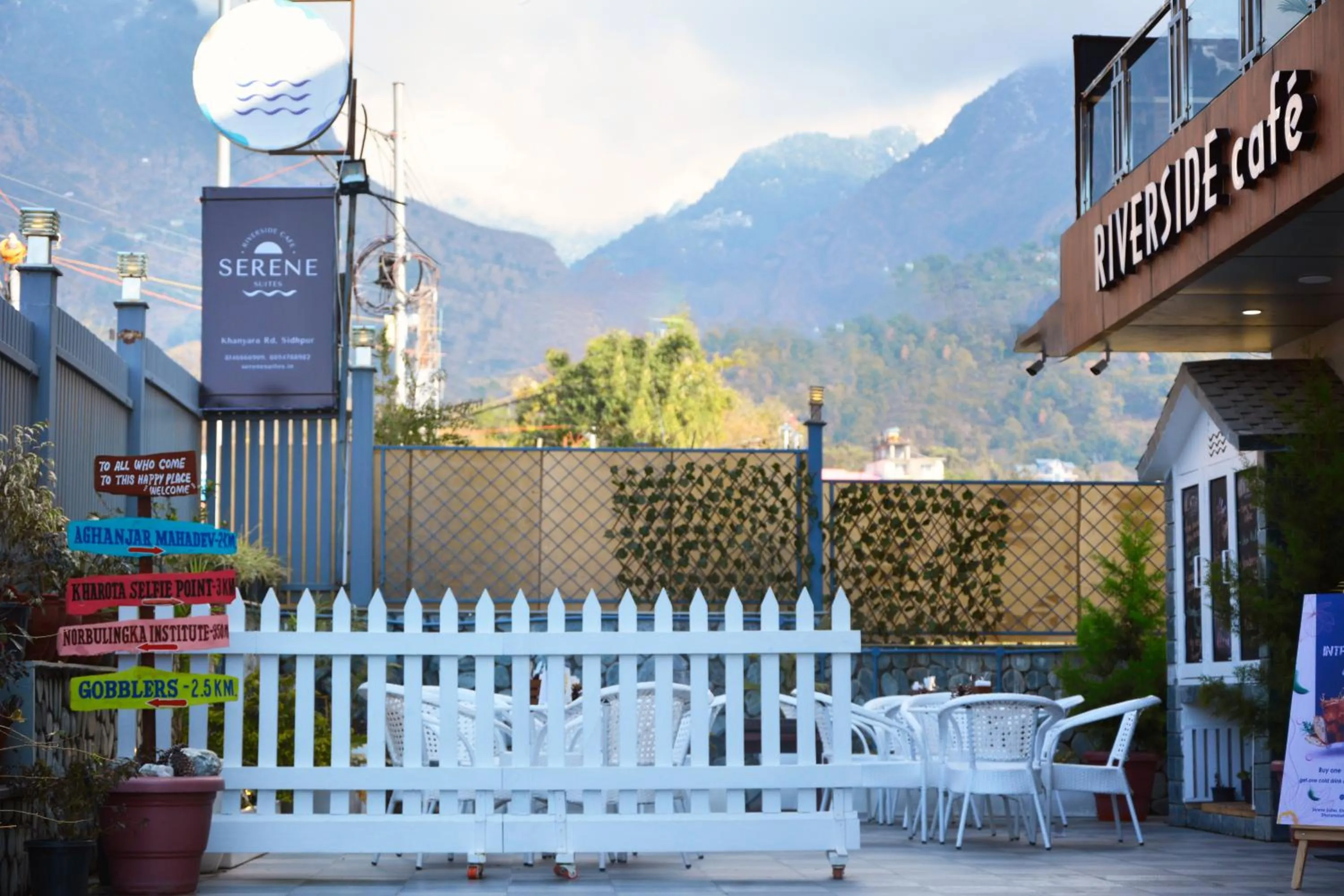 Restaurant/places to eat in SERENE SUITES