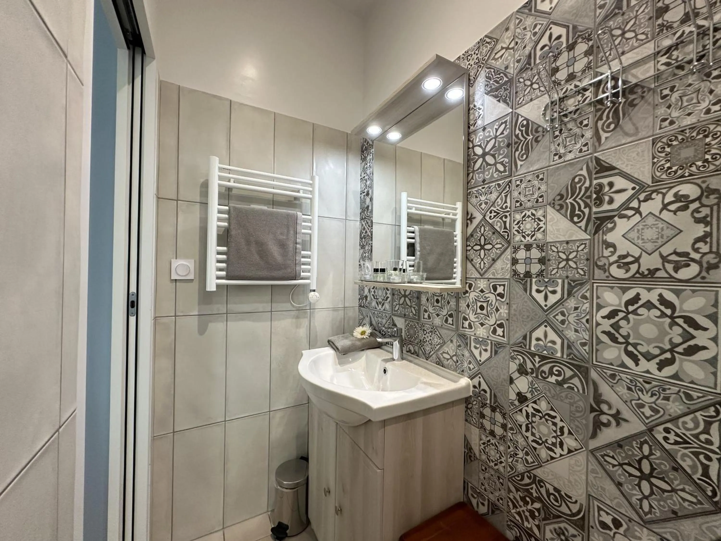 Bathroom in Logis Vélès