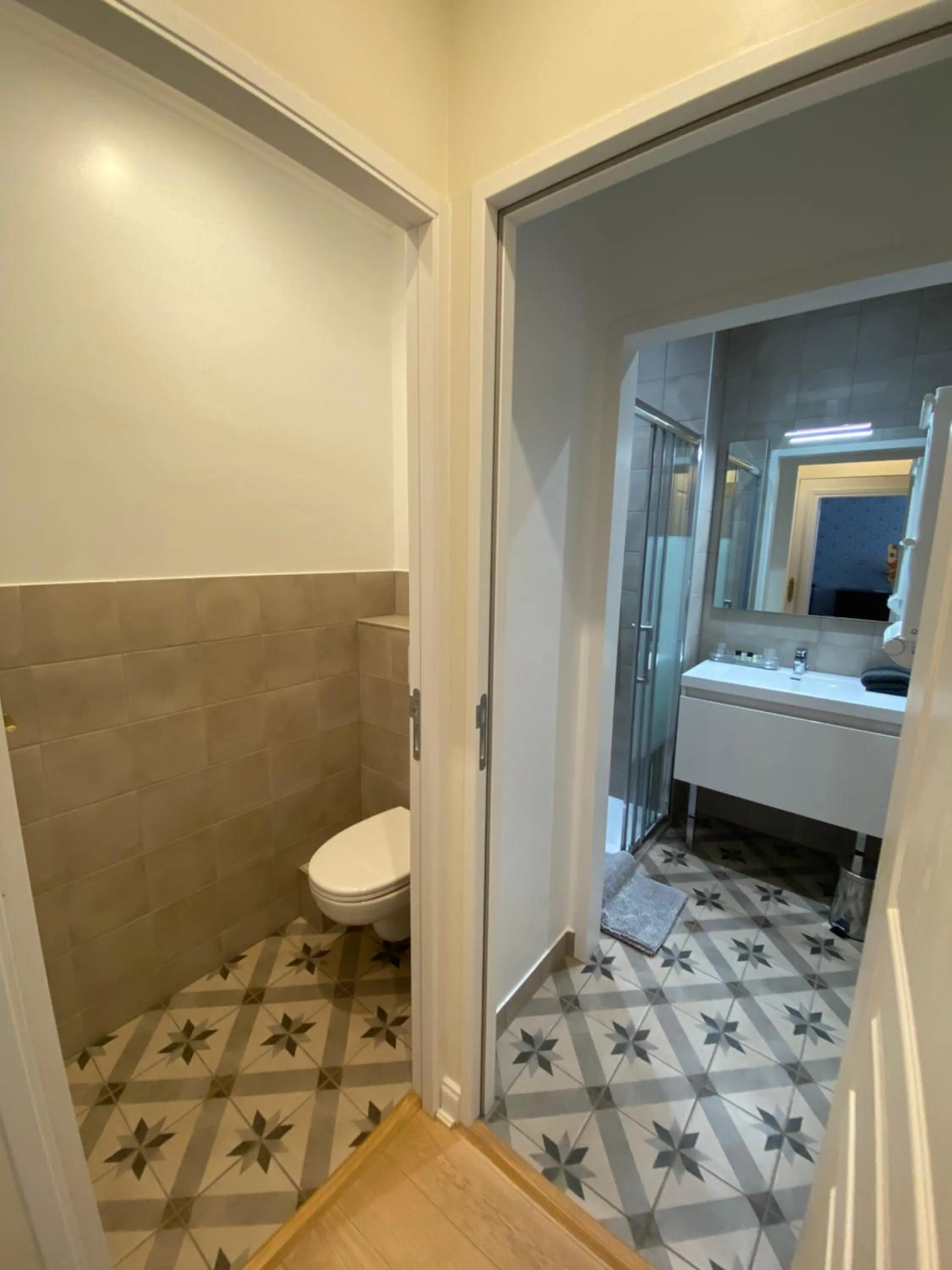 Bathroom in Logis Vélès