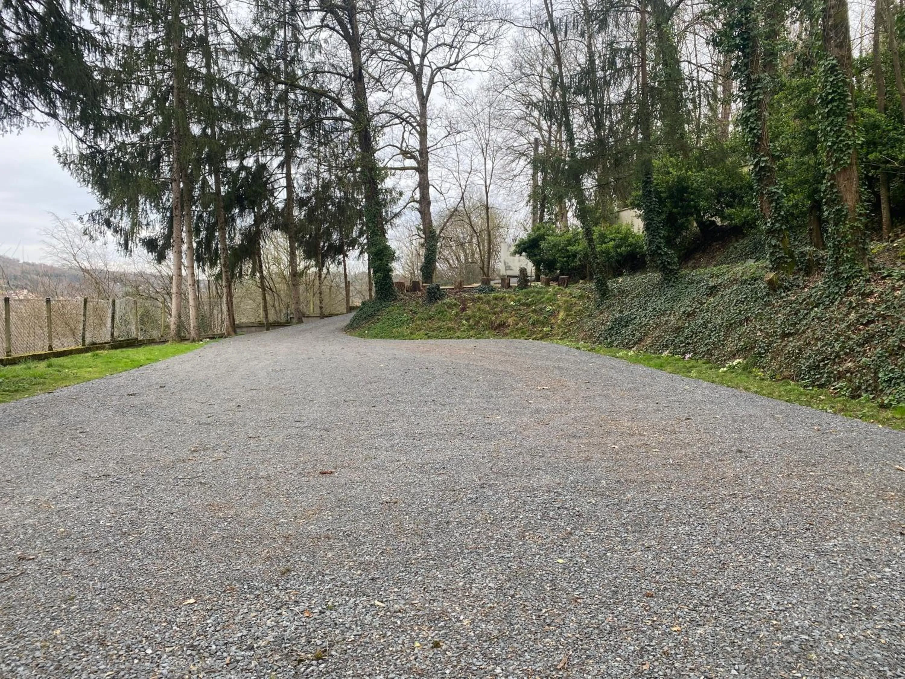Parking in Logis Vélès