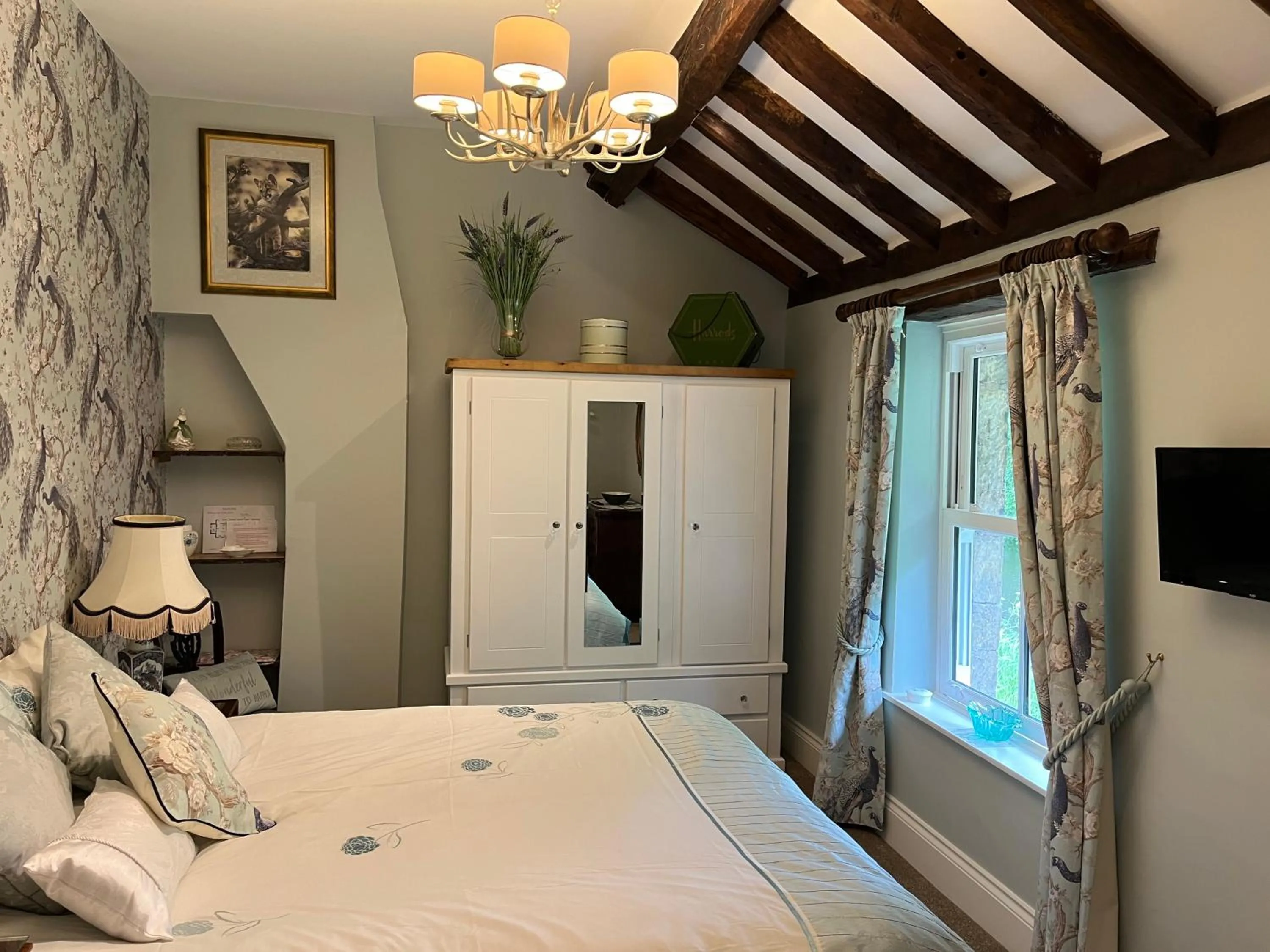 Bed in Picket Post House Bed & Breakfast