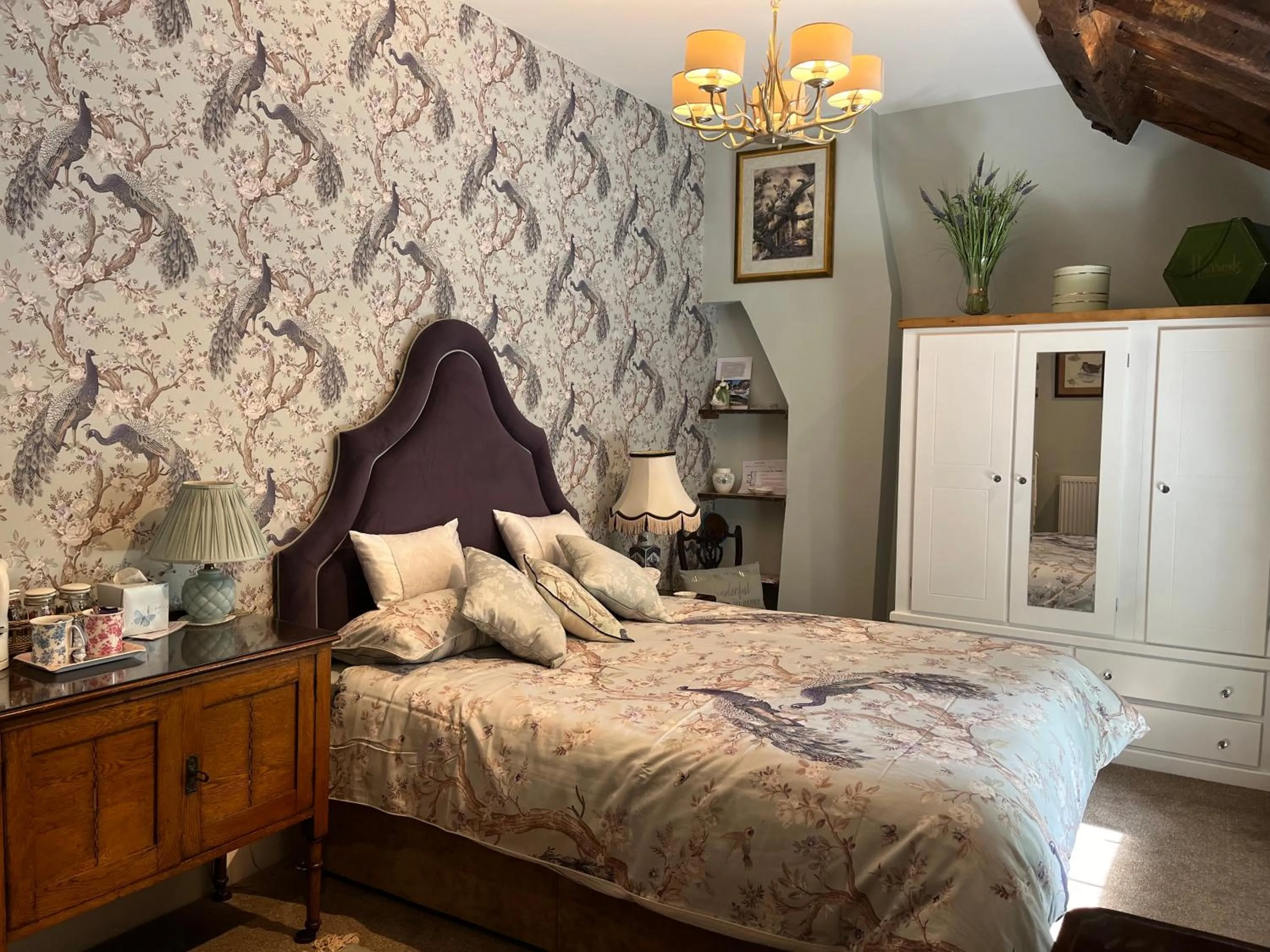 Bed in Picket Post House Bed & Breakfast