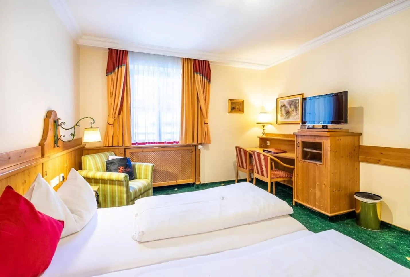 TV and multimedia, Bed in Hotel Zum Schwarzen Bären