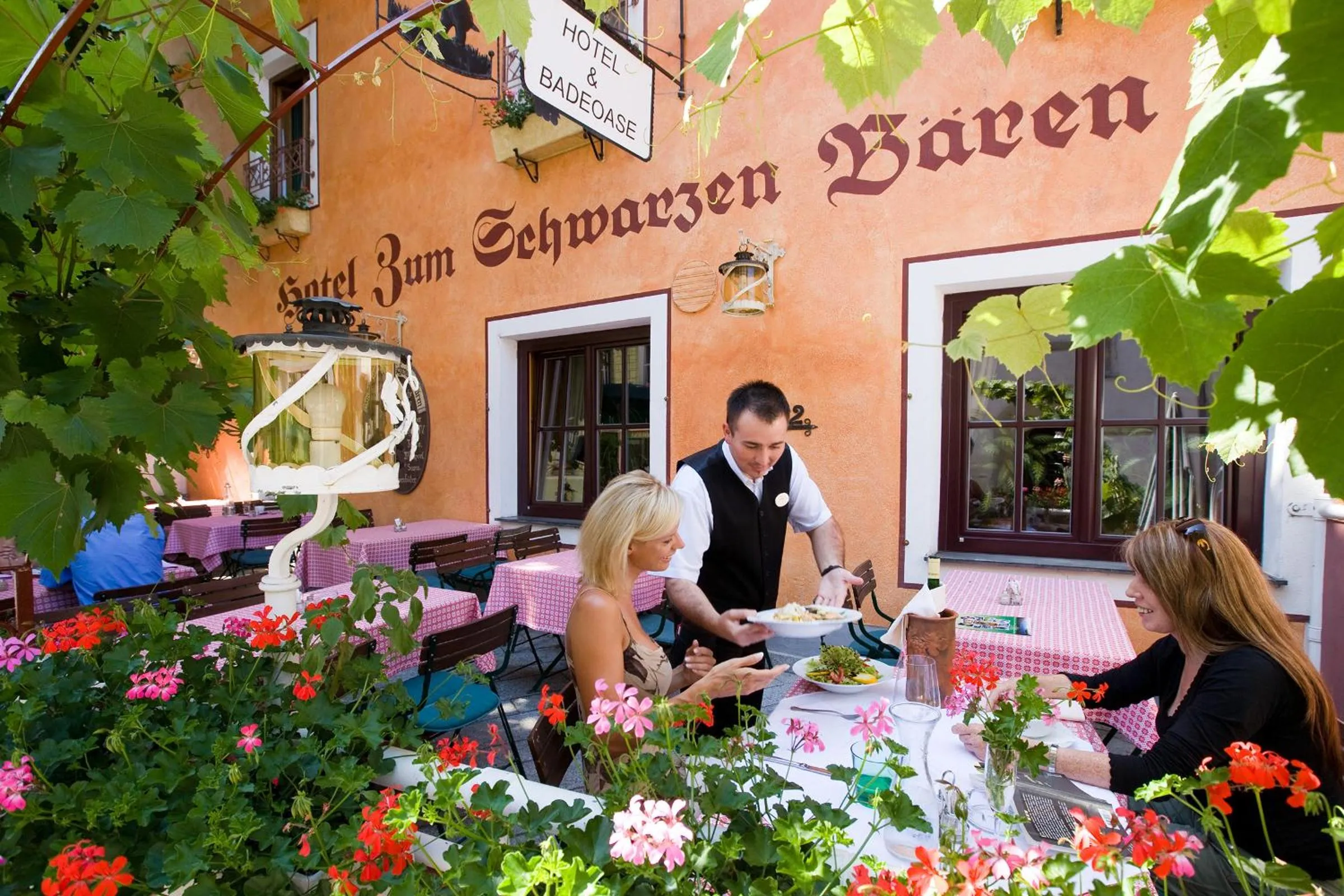 Facade/entrance in Hotel Zum Schwarzen Bären