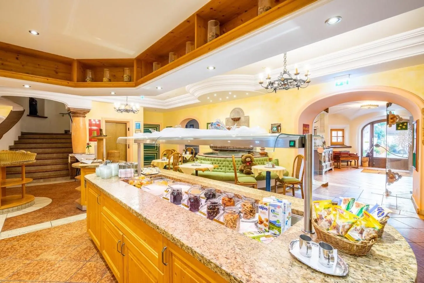 Buffet breakfast in Hotel Zum Schwarzen Bären