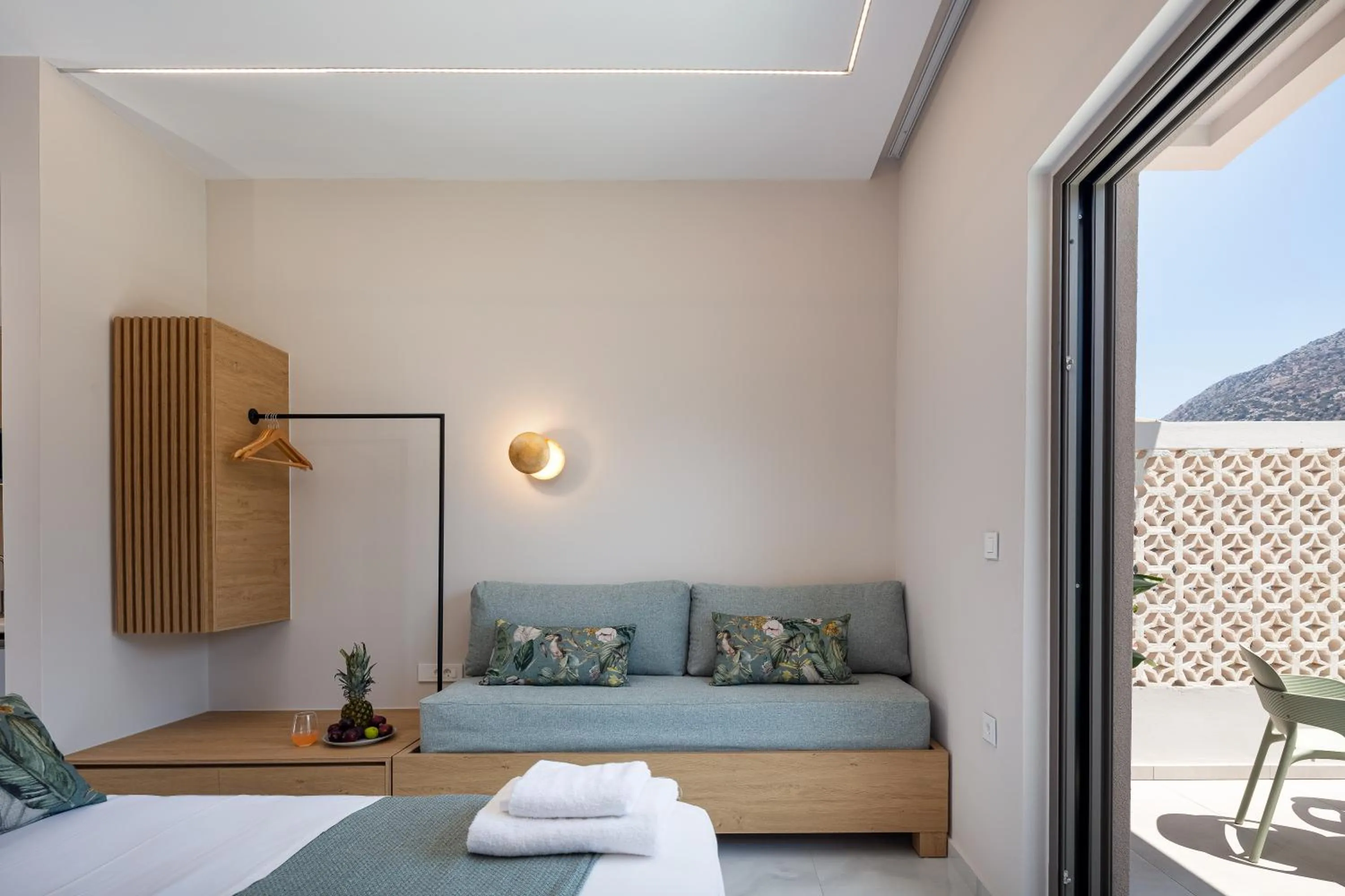 Seating area, Bed in Mira Mare Luxury Residence