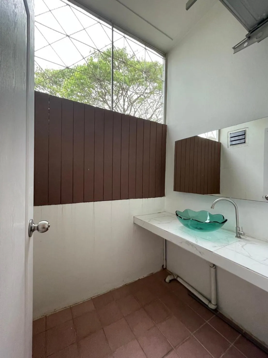 Bathroom in Sleep CNX