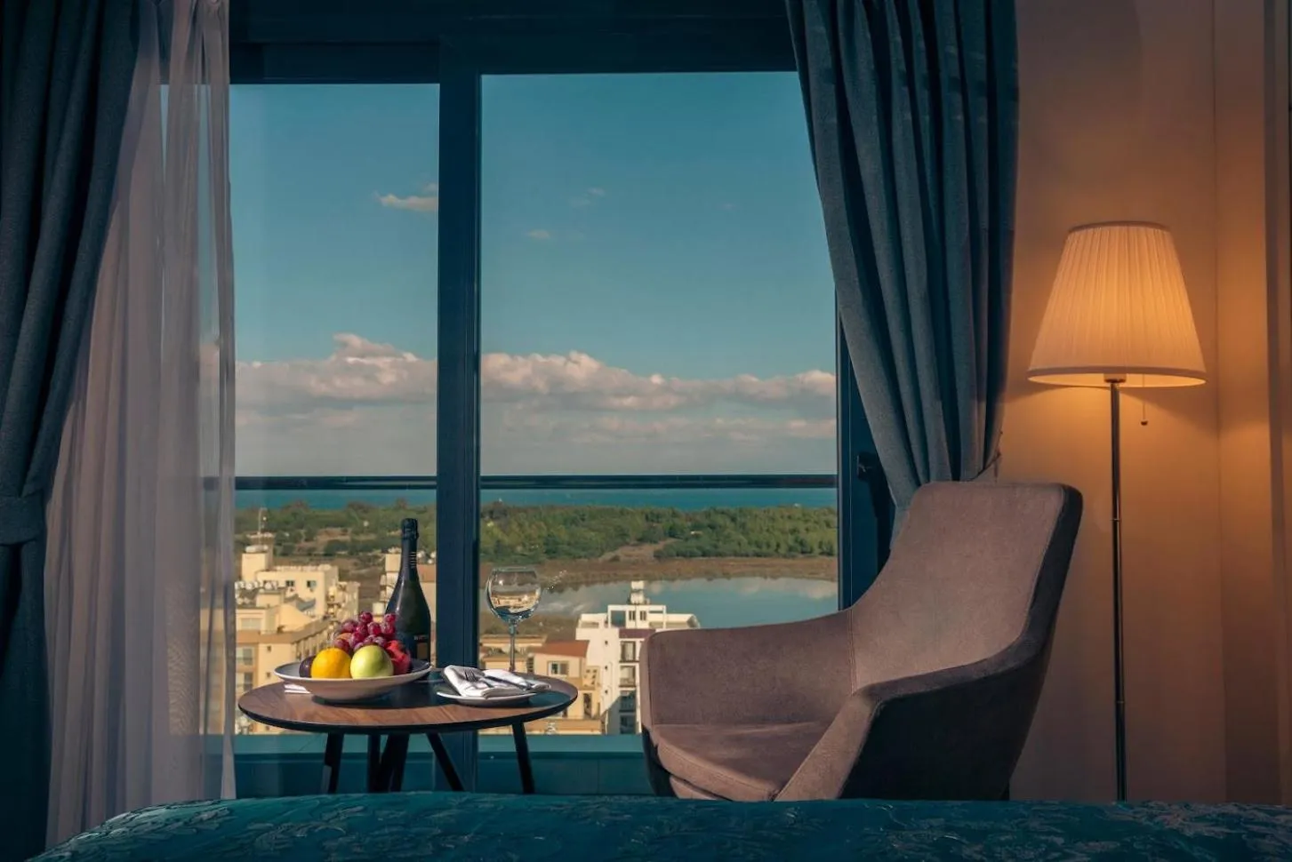 Novel Centre Point Hotel