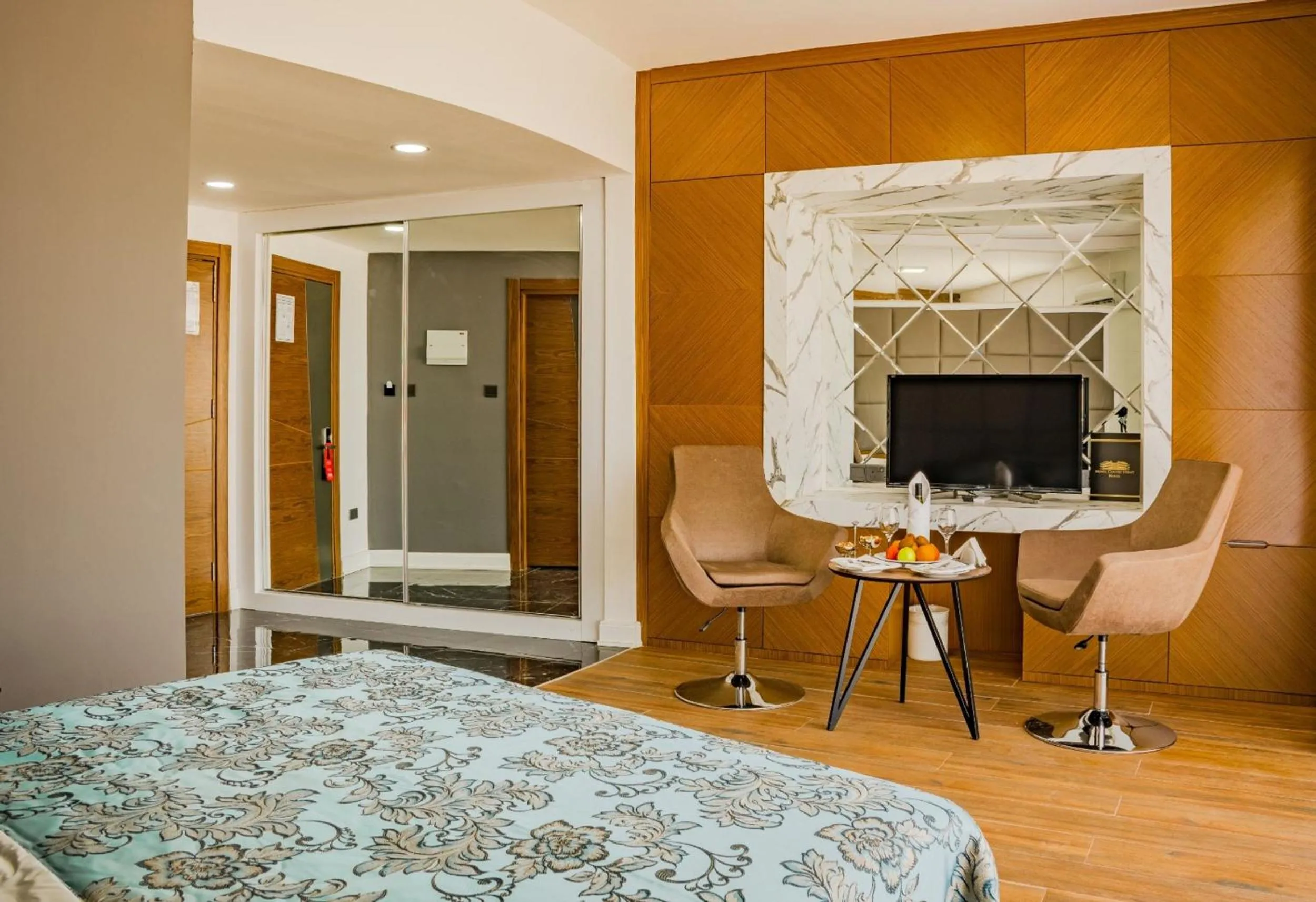 Bed in Novel Centre Point Hotel