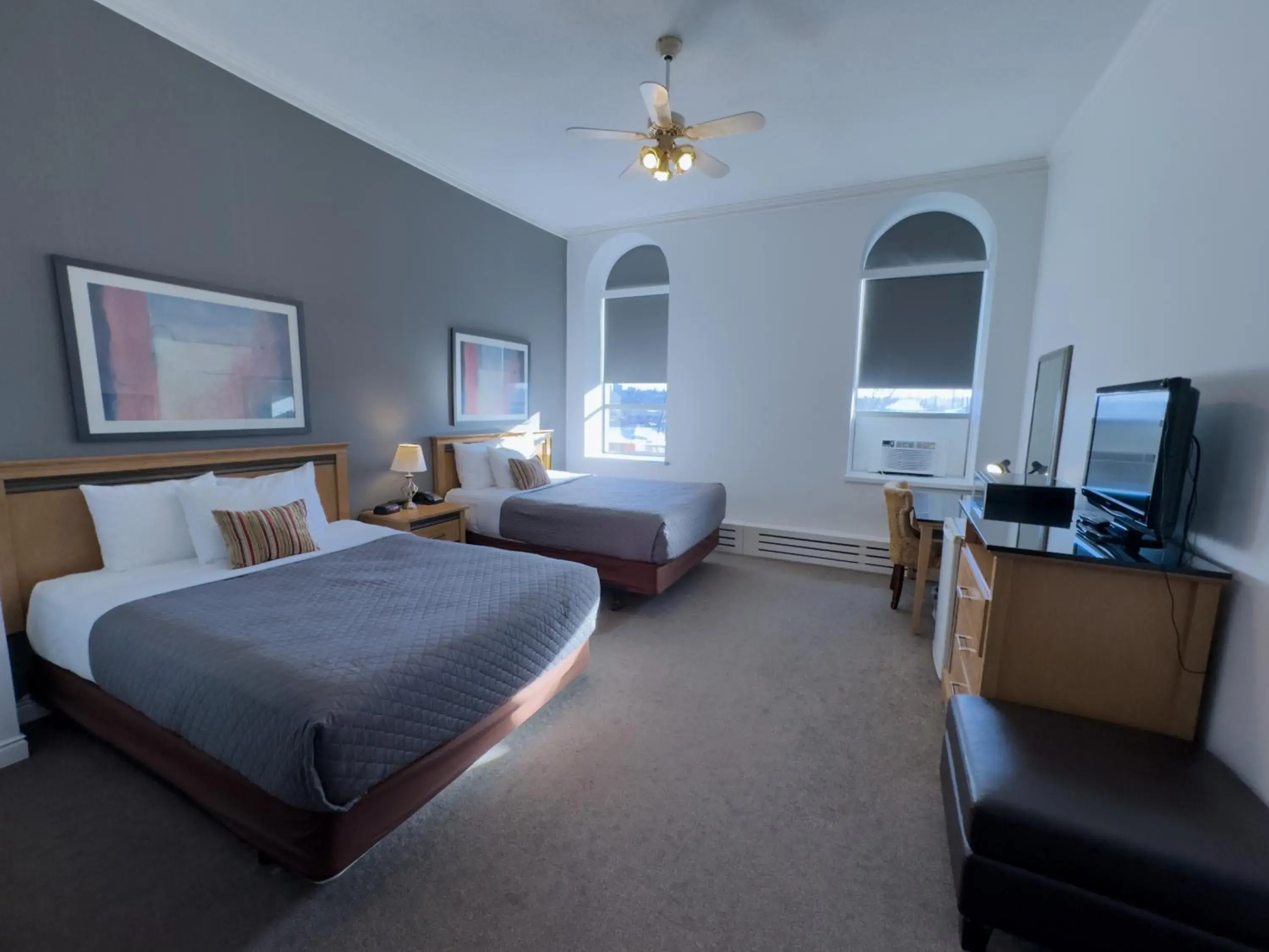 Deluxe Queen Room with Two Queen Beds in The Met Hotel Deluxe Queen Room with Two Queen Beds in The Met Hotel