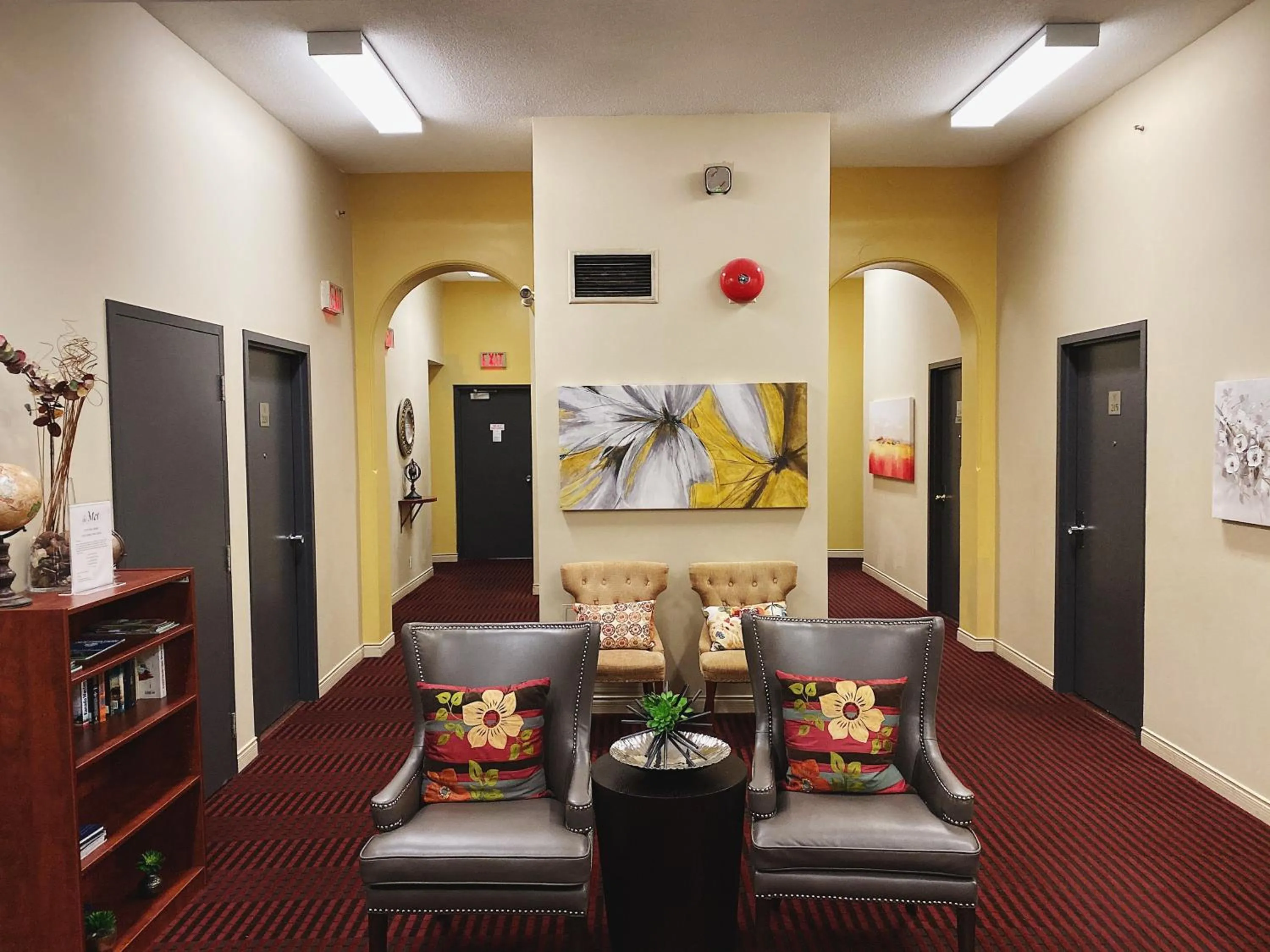 Living room in The Met Hotel