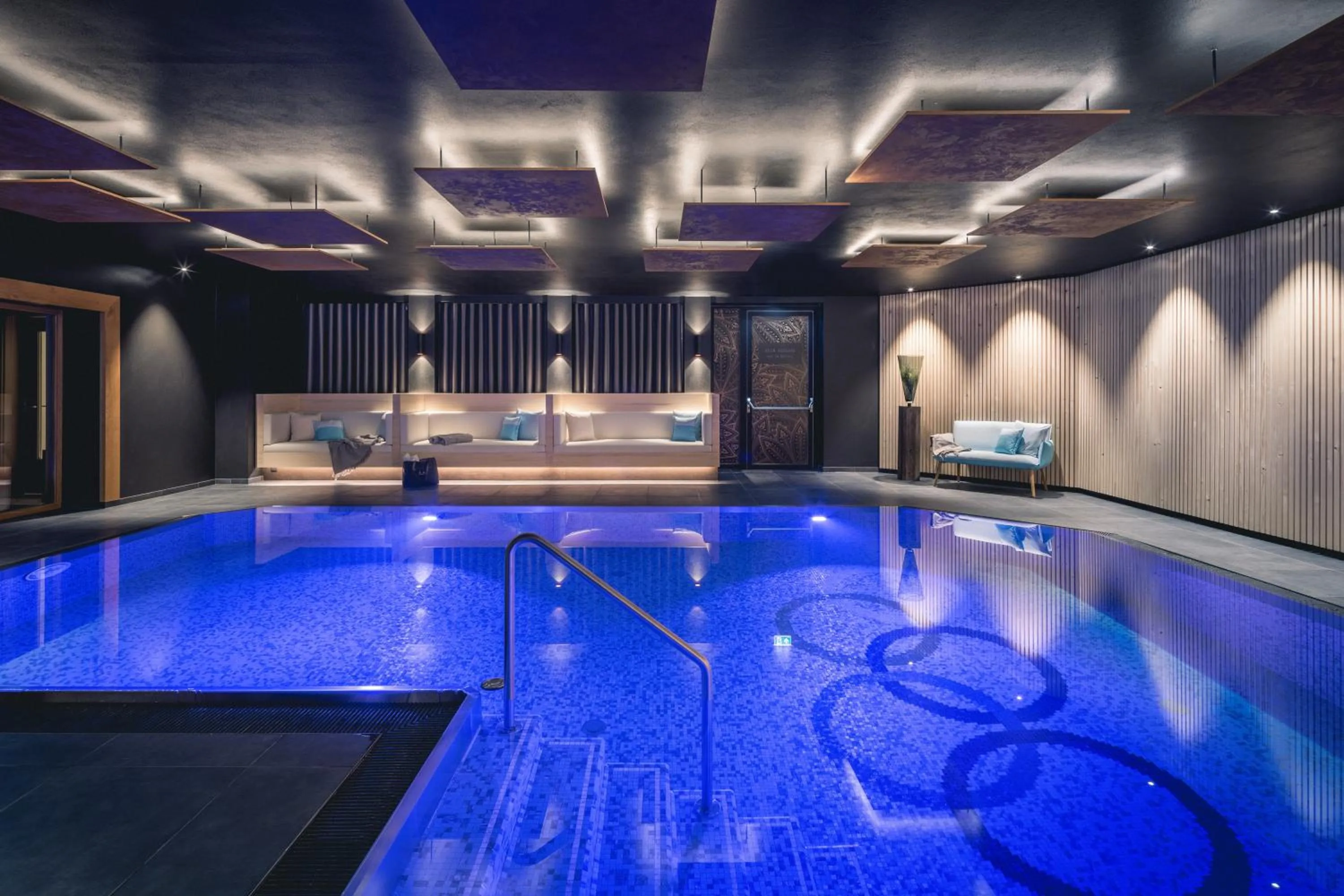 Pool view in Torghele's Wald & Fluh