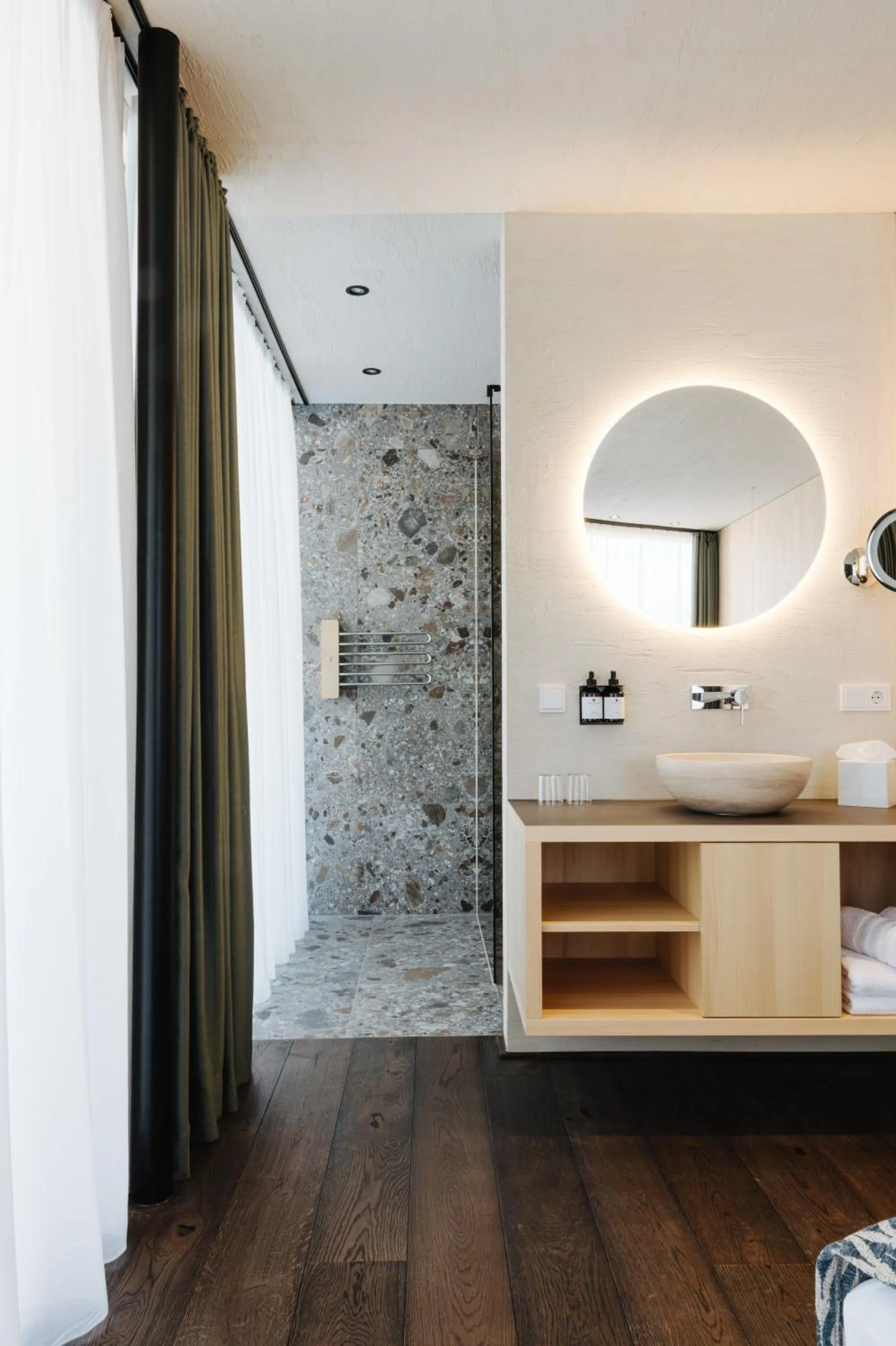 Torghele's Wald & Fluh