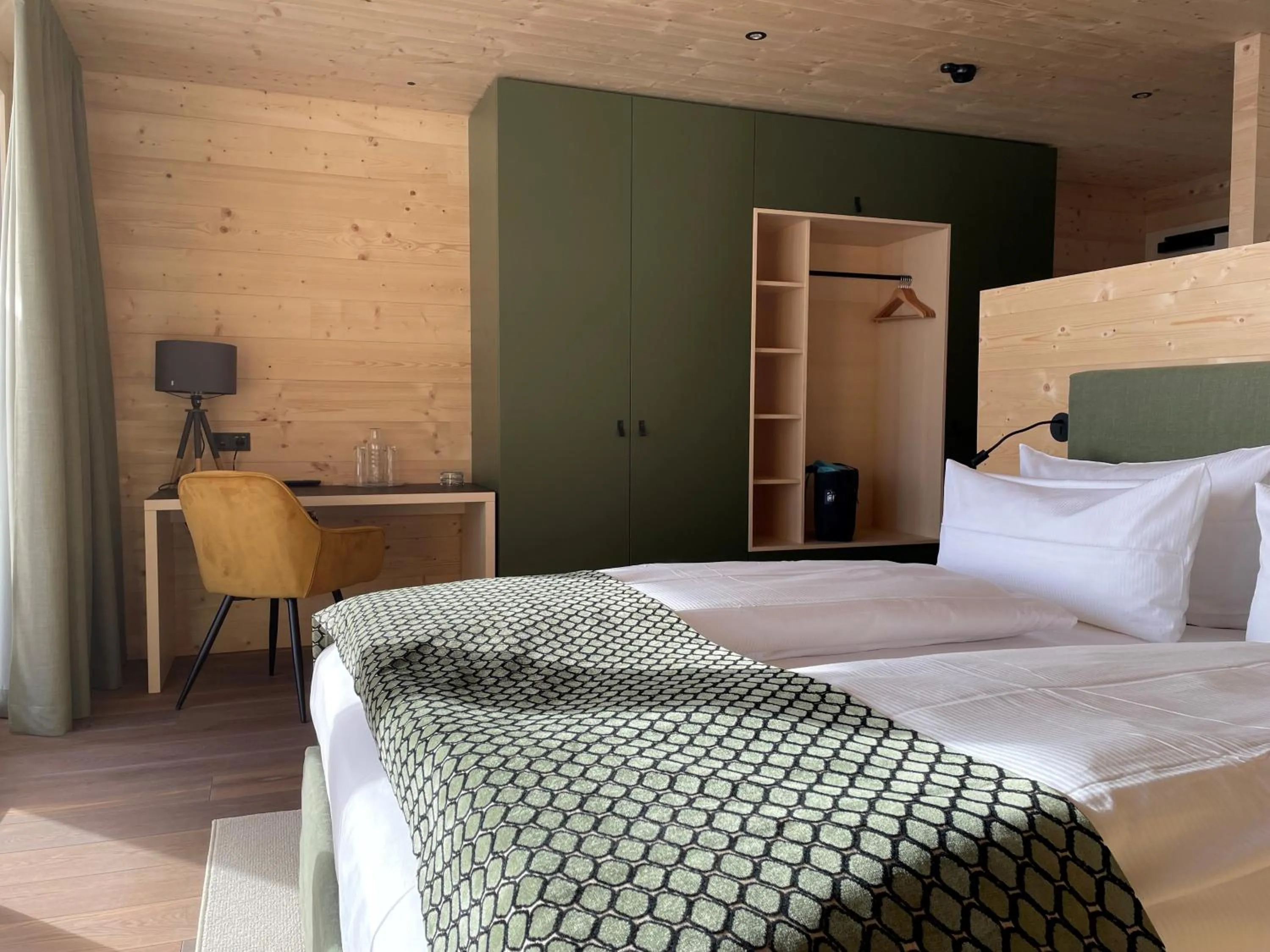 Bed in Torghele's Wald & Fluh