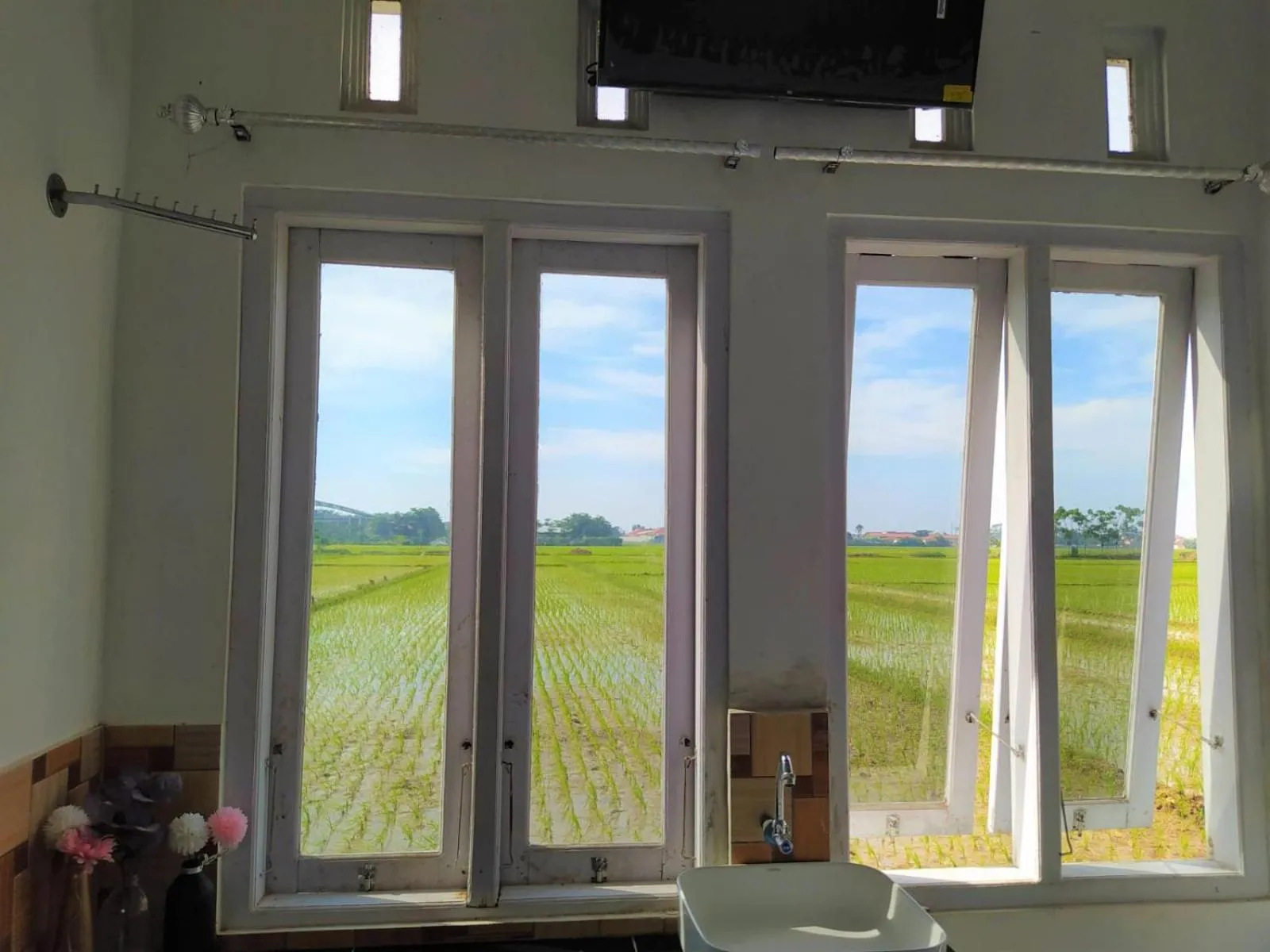 Day in Guesthouse Berlian Batang Syariah near Kampung Kalisalak Park