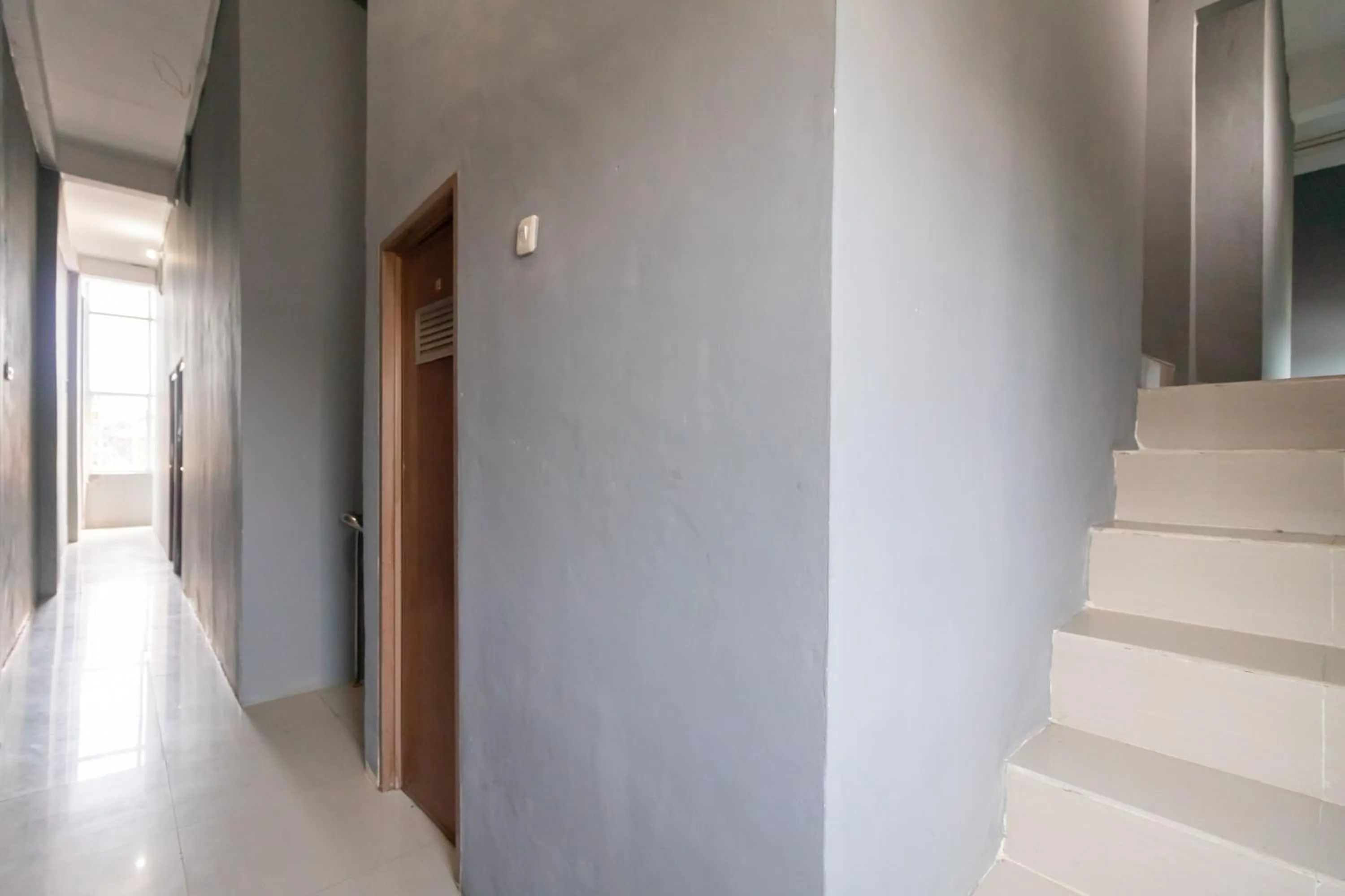 Property building in RedDoorz near Palembang Trade Center 4