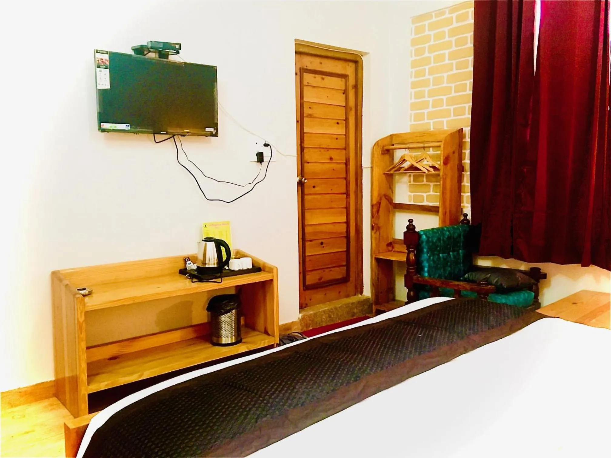 Bedroom, Bed in LA Riqueza Kanatal - Mountain View Rooms - Best Location - Amazing Food - Close to Jungle Safari & Adventure Activities