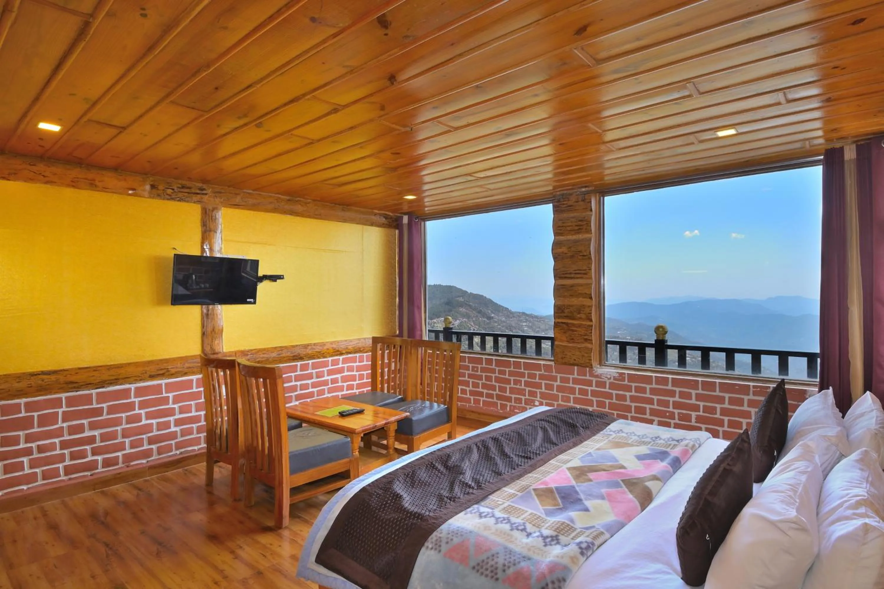 Bedroom, Bed in LA Riqueza Kanatal - Mountain View Rooms - Best Location - Amazing Food - Close to Jungle Safari & Adventure Activities
