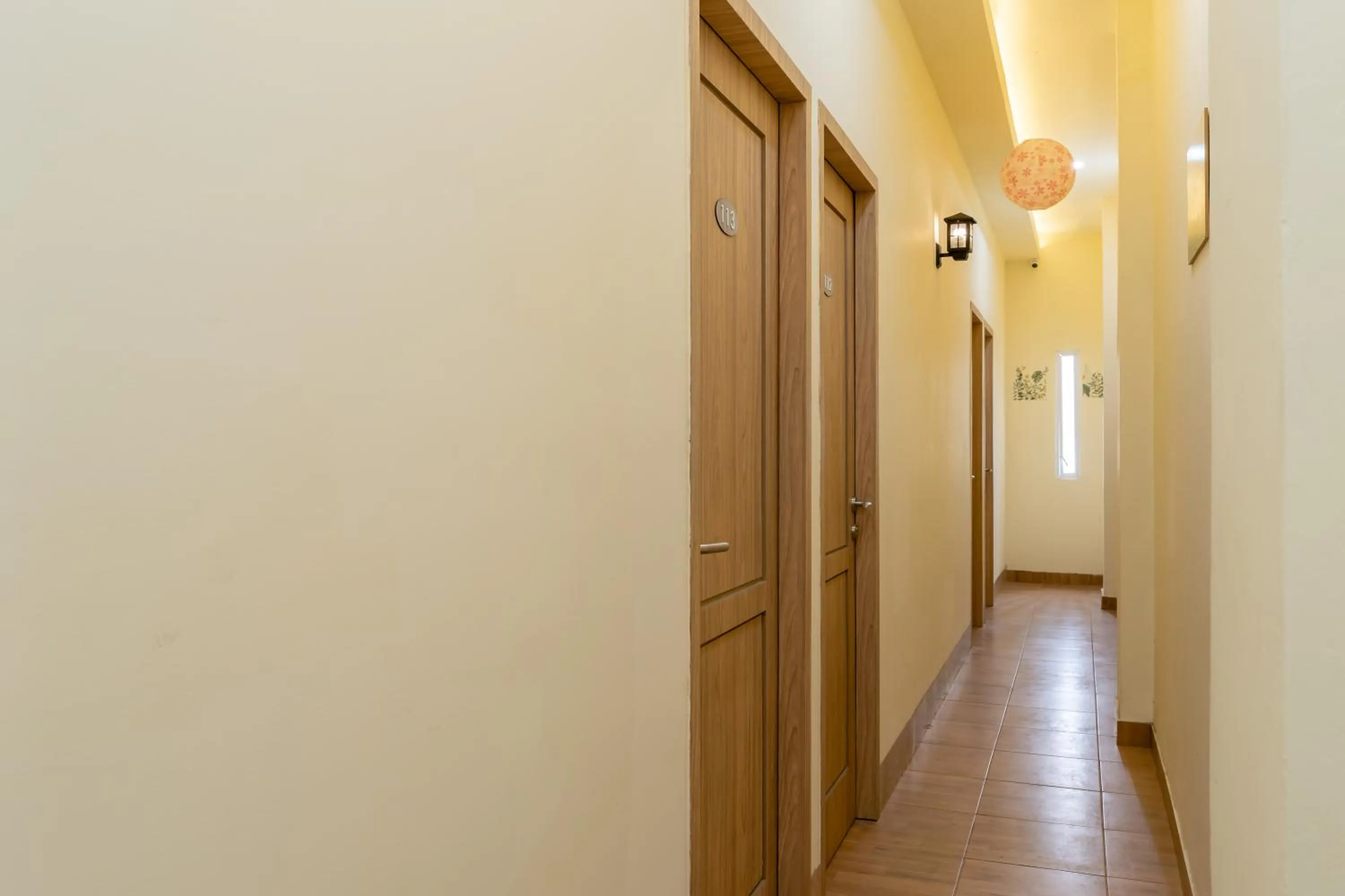 Property building in RedDoorz Plus Near RS Royal Taruma Grogol