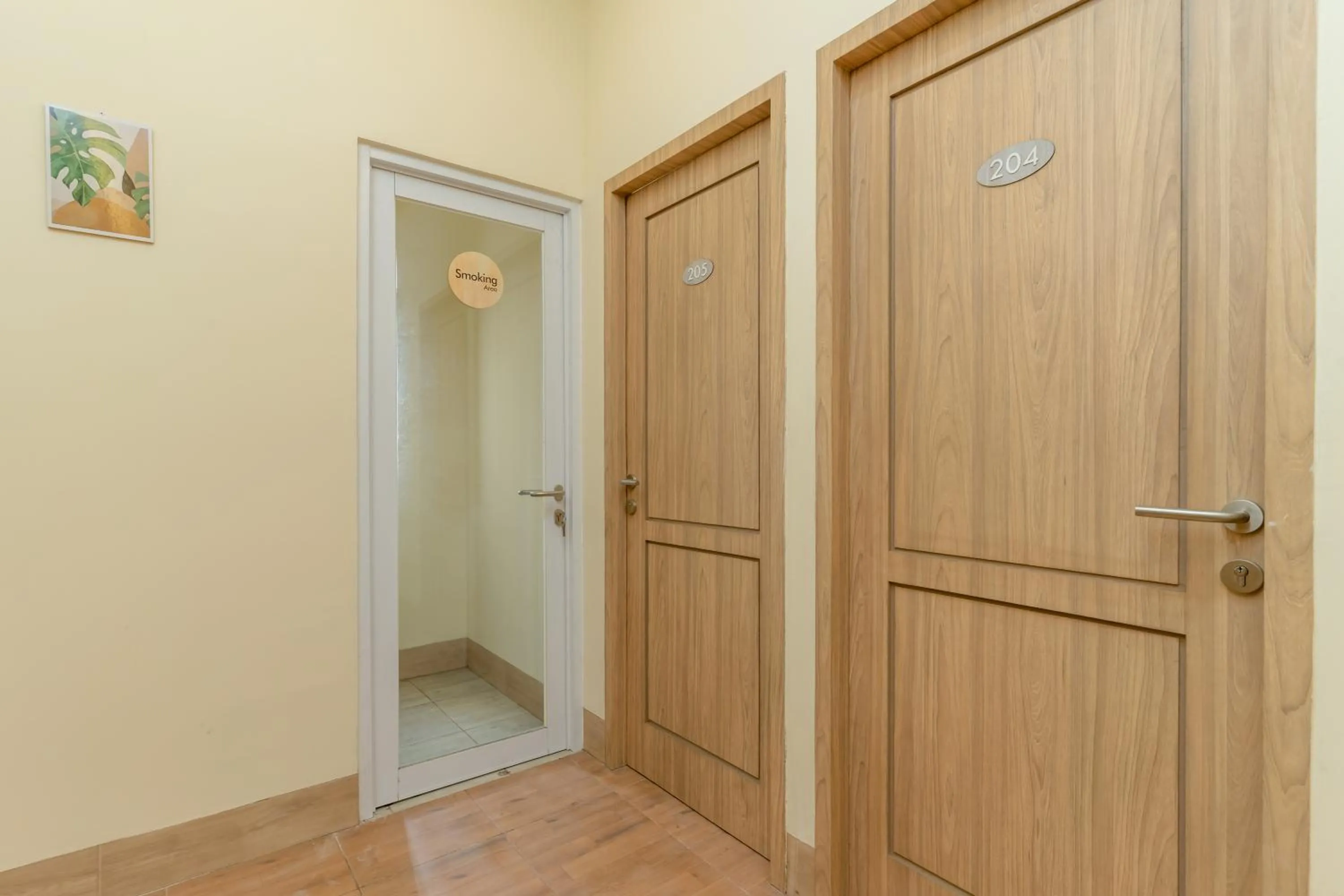 Property building in RedDoorz Plus Near RS Royal Taruma Grogol