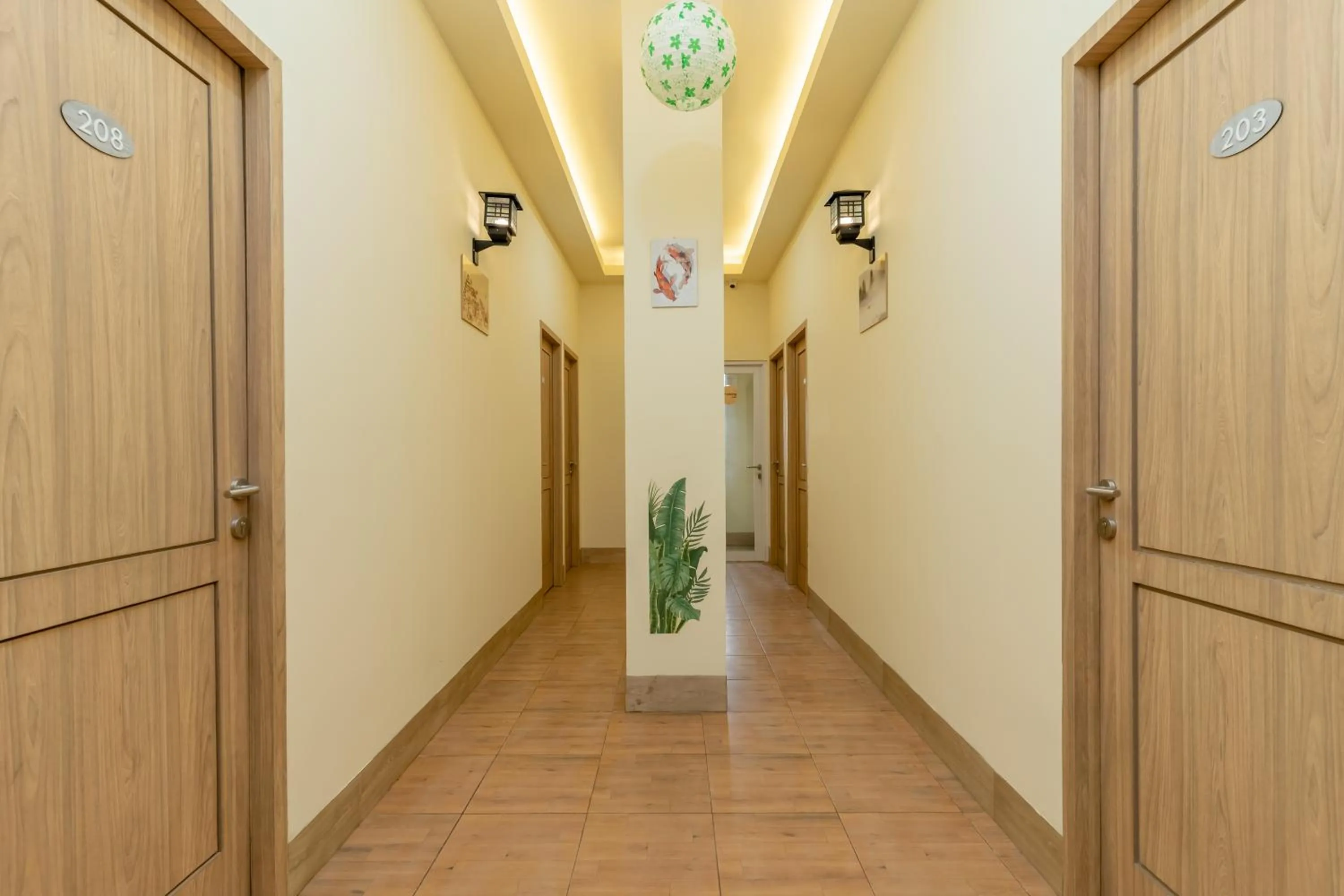 Property building in RedDoorz Plus Near RS Royal Taruma Grogol