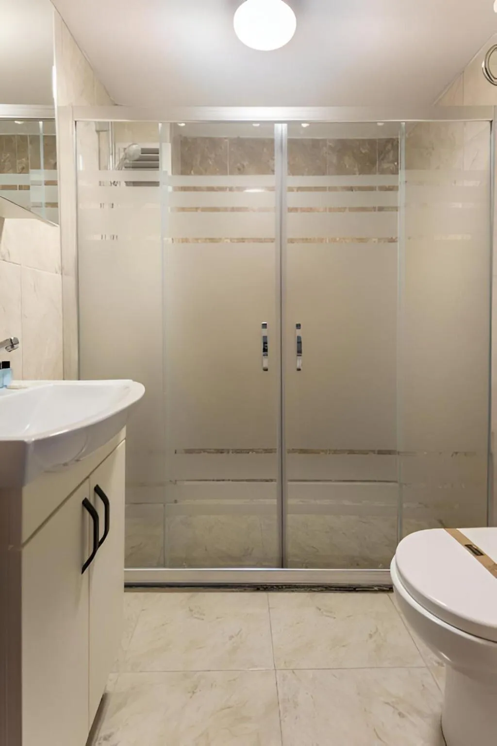 Shower in Grey House Apartments & Suites Istanbul
