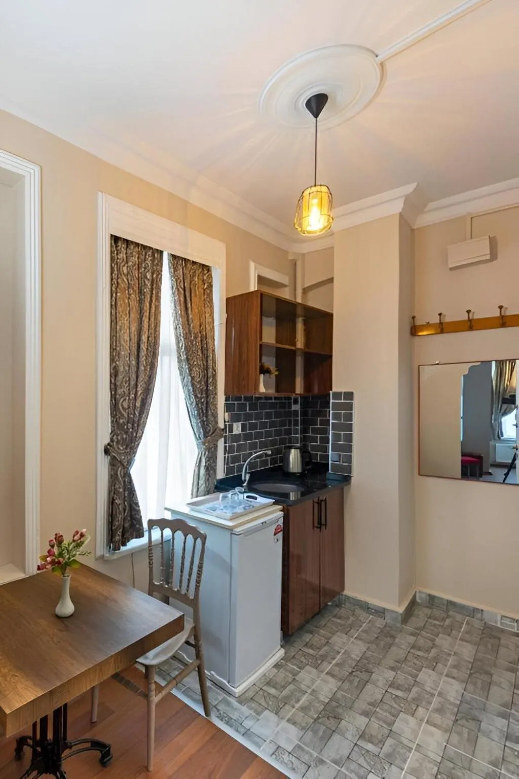 Kitchen or kitchenette in Grey House Apartments & Suites Istanbul