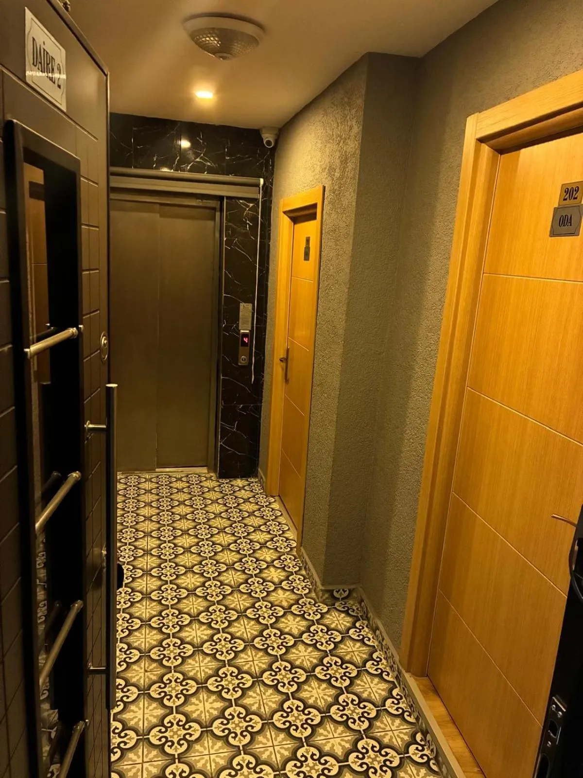 wardrobe in Grey House Apartments & Suites Istanbul