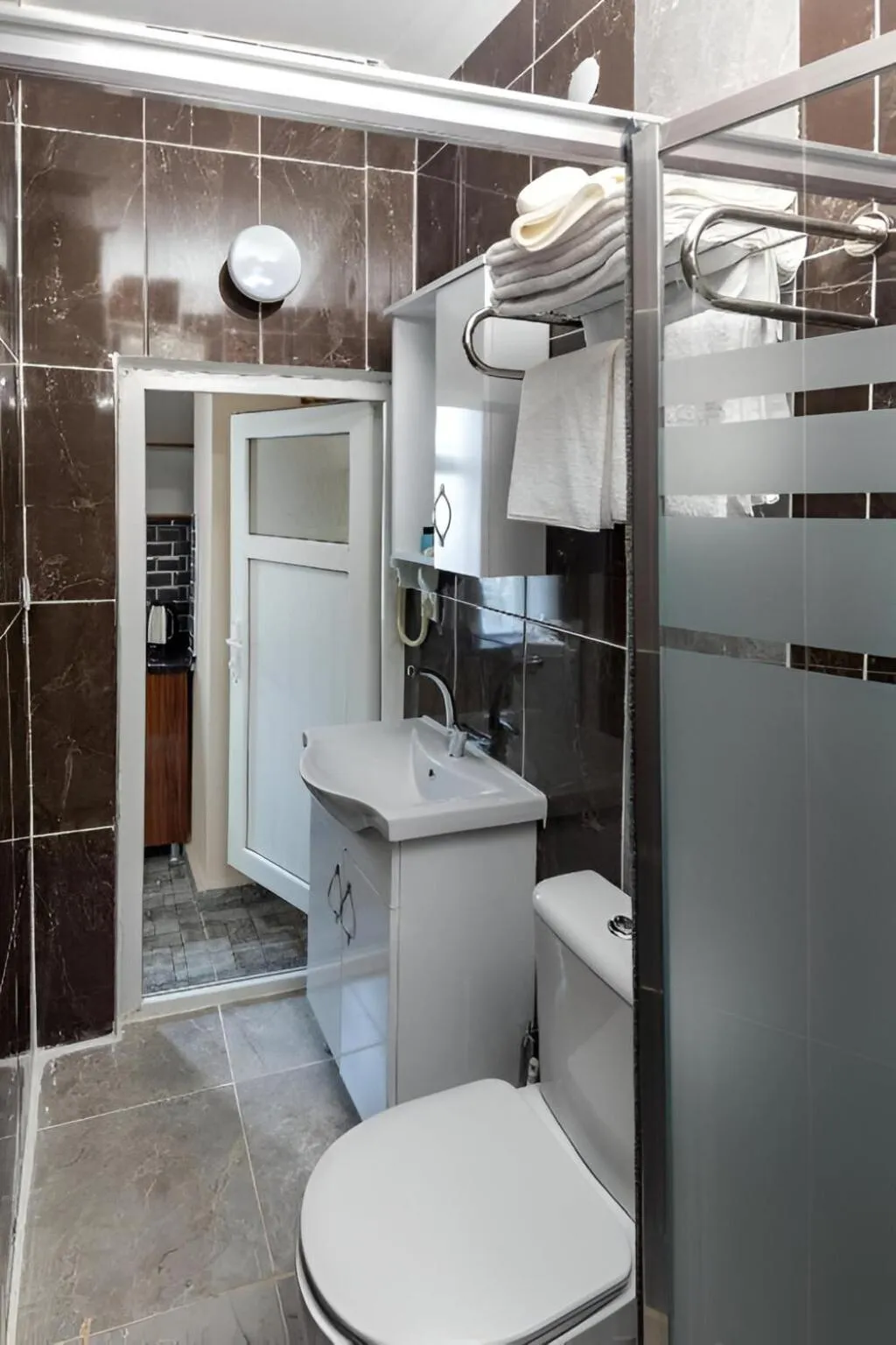 Shower in Grey House Apartments & Suites Istanbul
