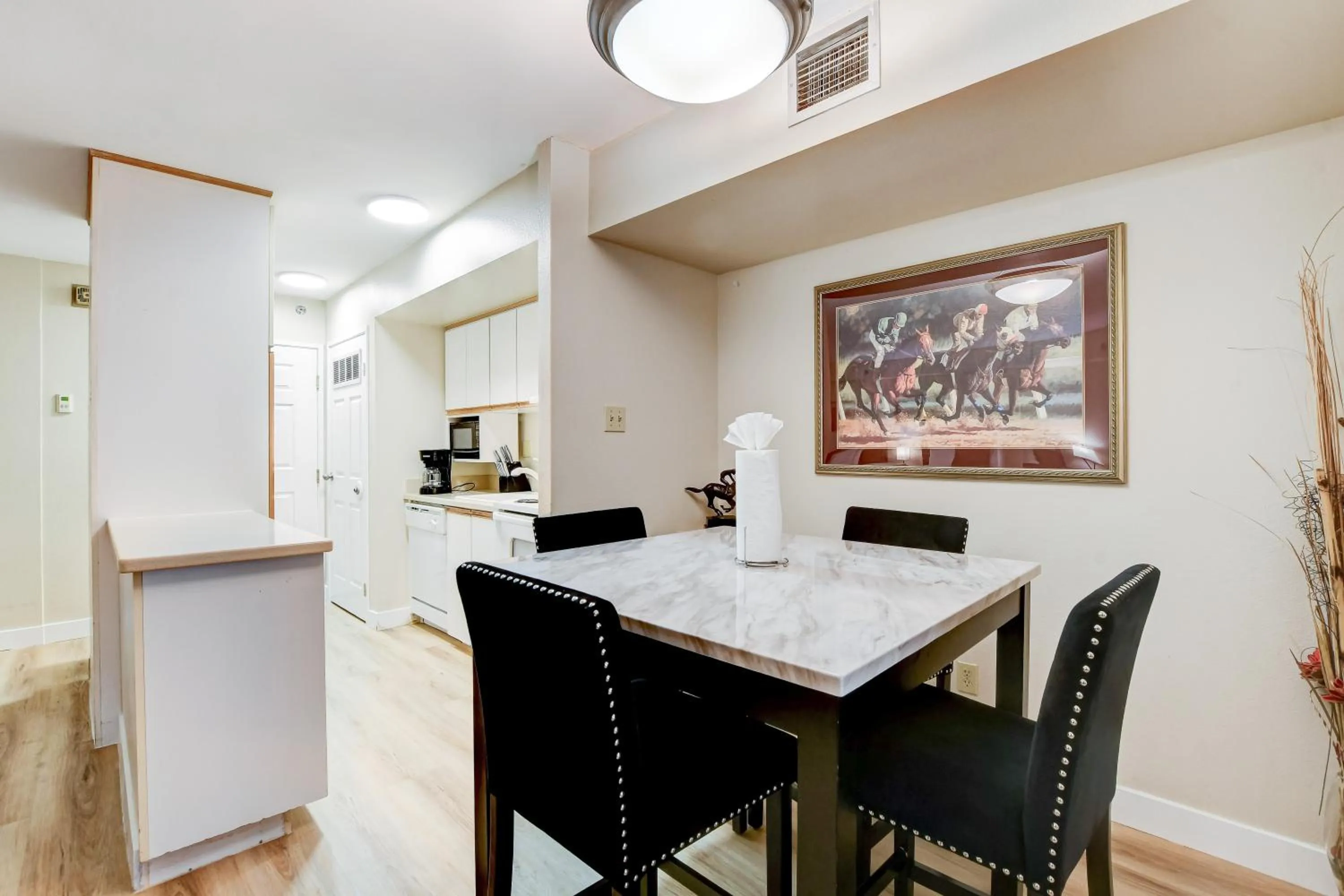 Penthouse on the strip - 6 Comfy beds!!!