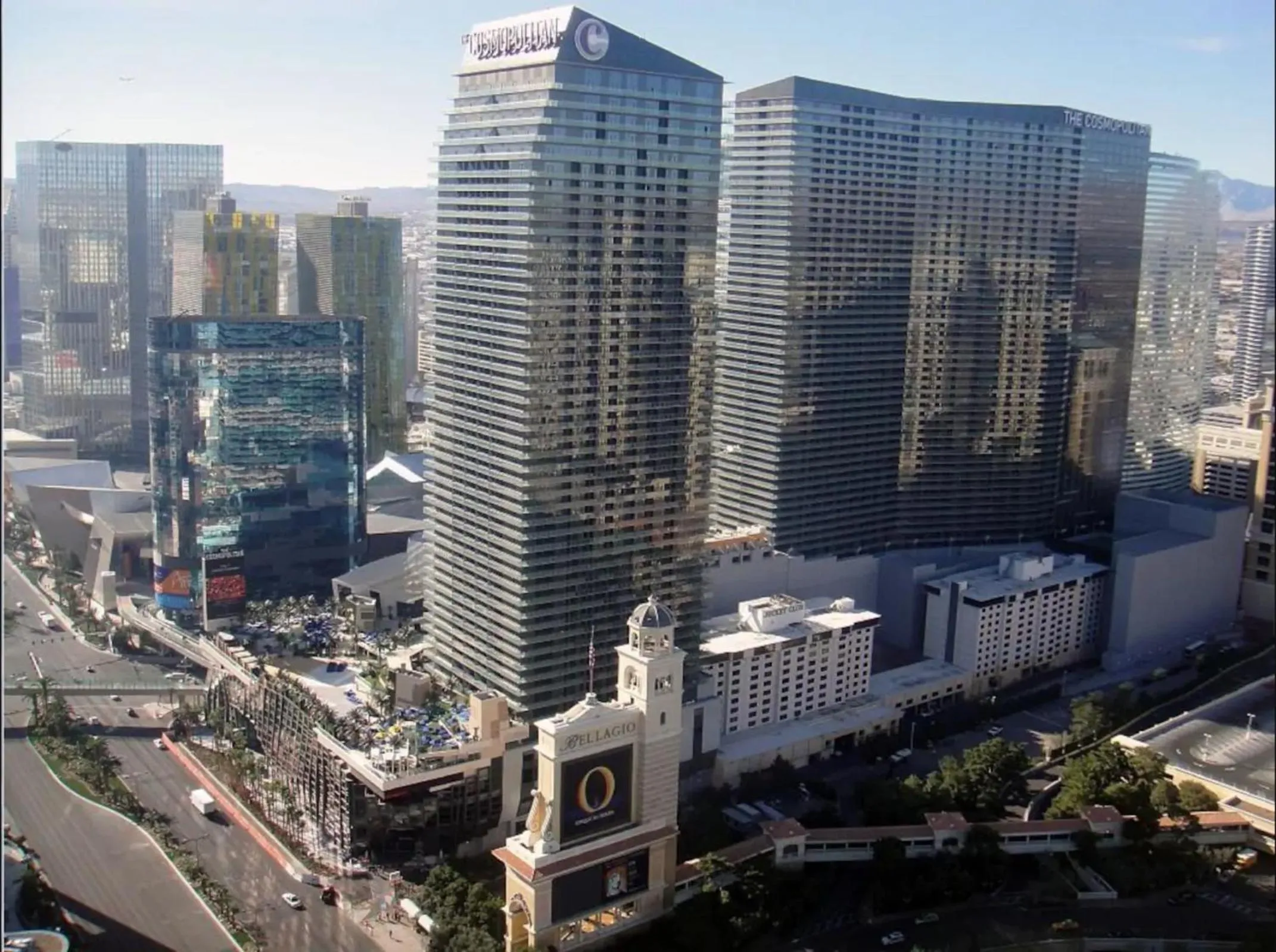 Neighbourhood in Penthouse on the strip - 6 Comfy beds!!!