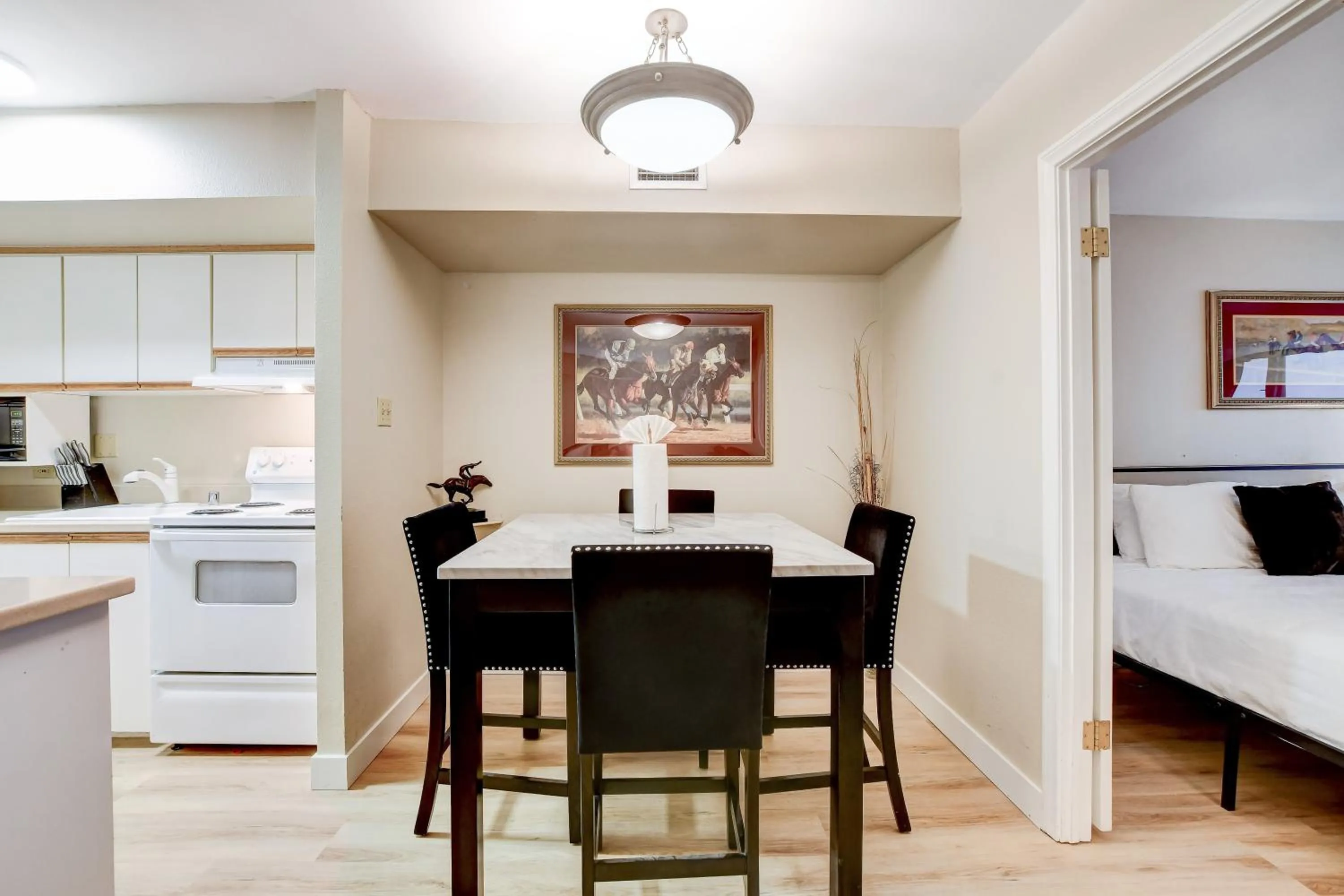 Penthouse on the strip - 6 Comfy beds!!!