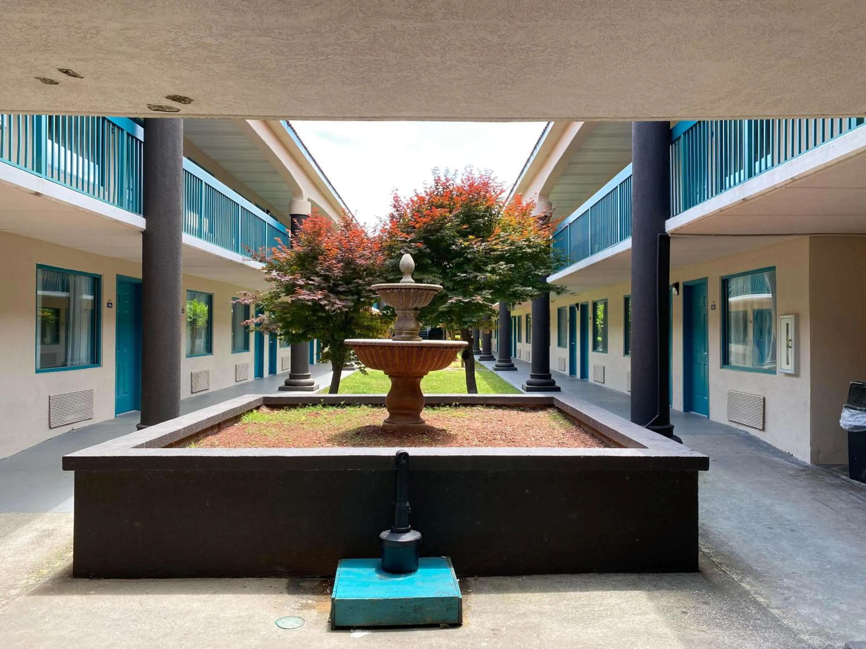 Property building in Motel 6 Savannah GA Gateway & I95