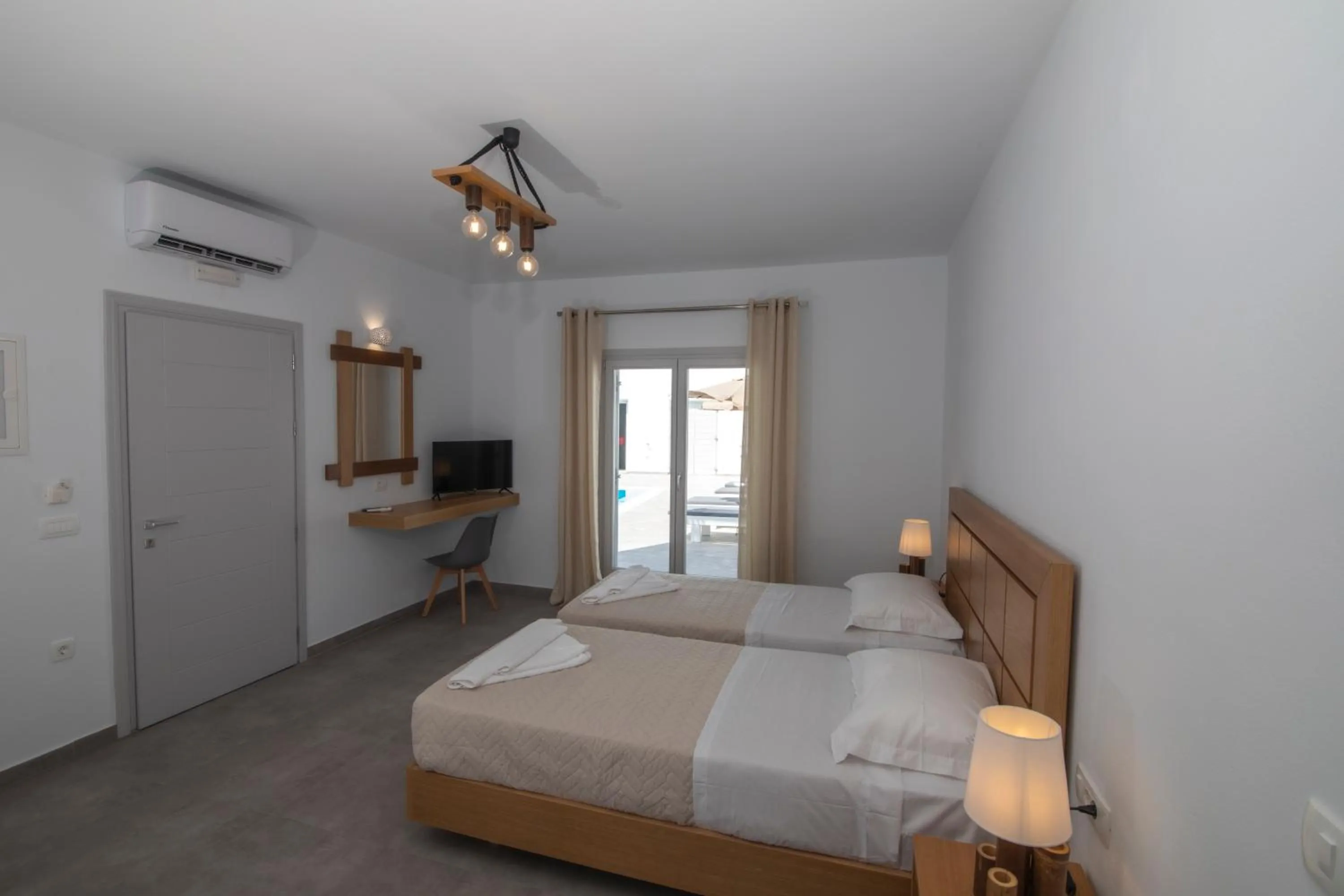 Photo of the whole room, Bed in Petra Aqua Villa