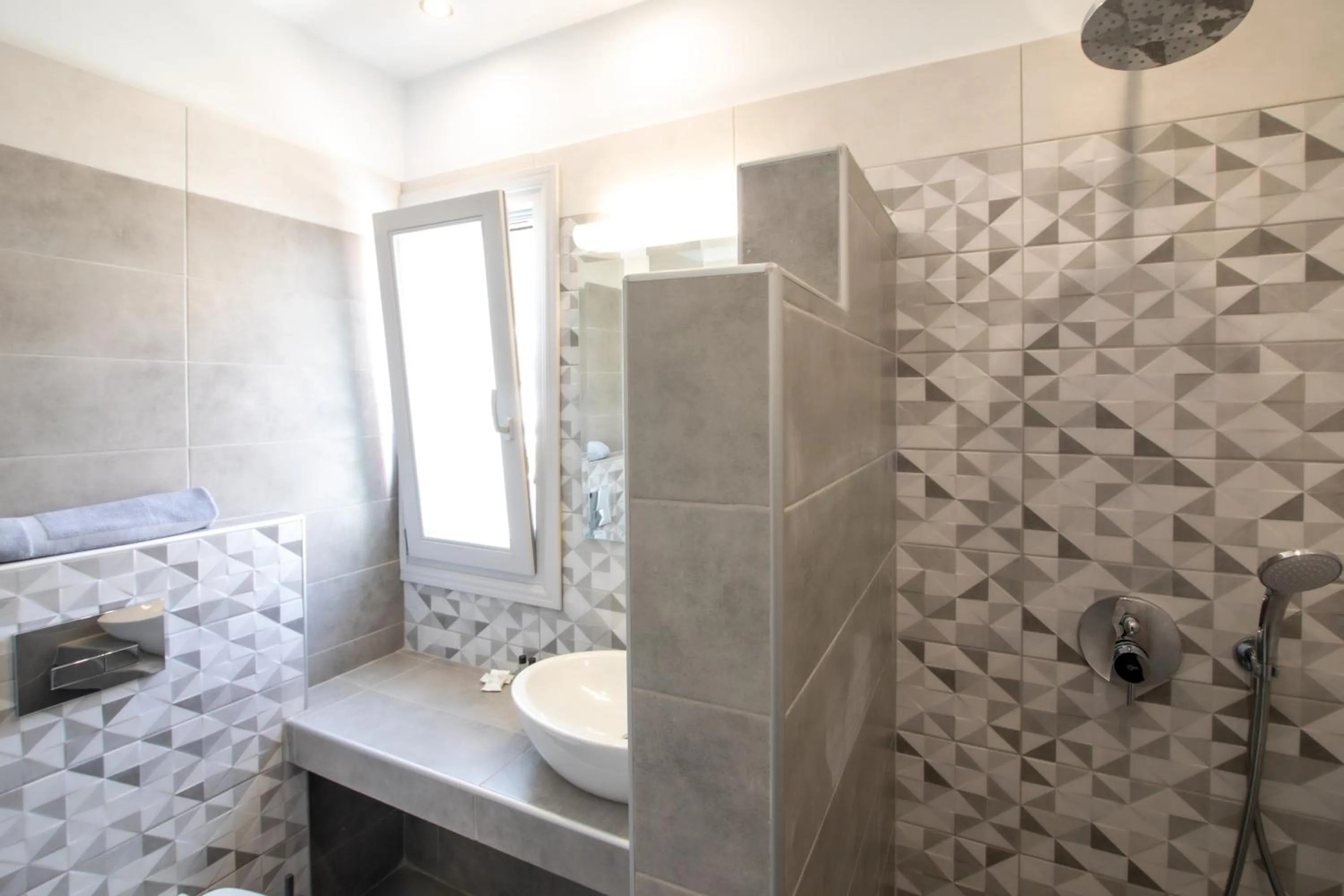 Shower in Petra Aqua Villa