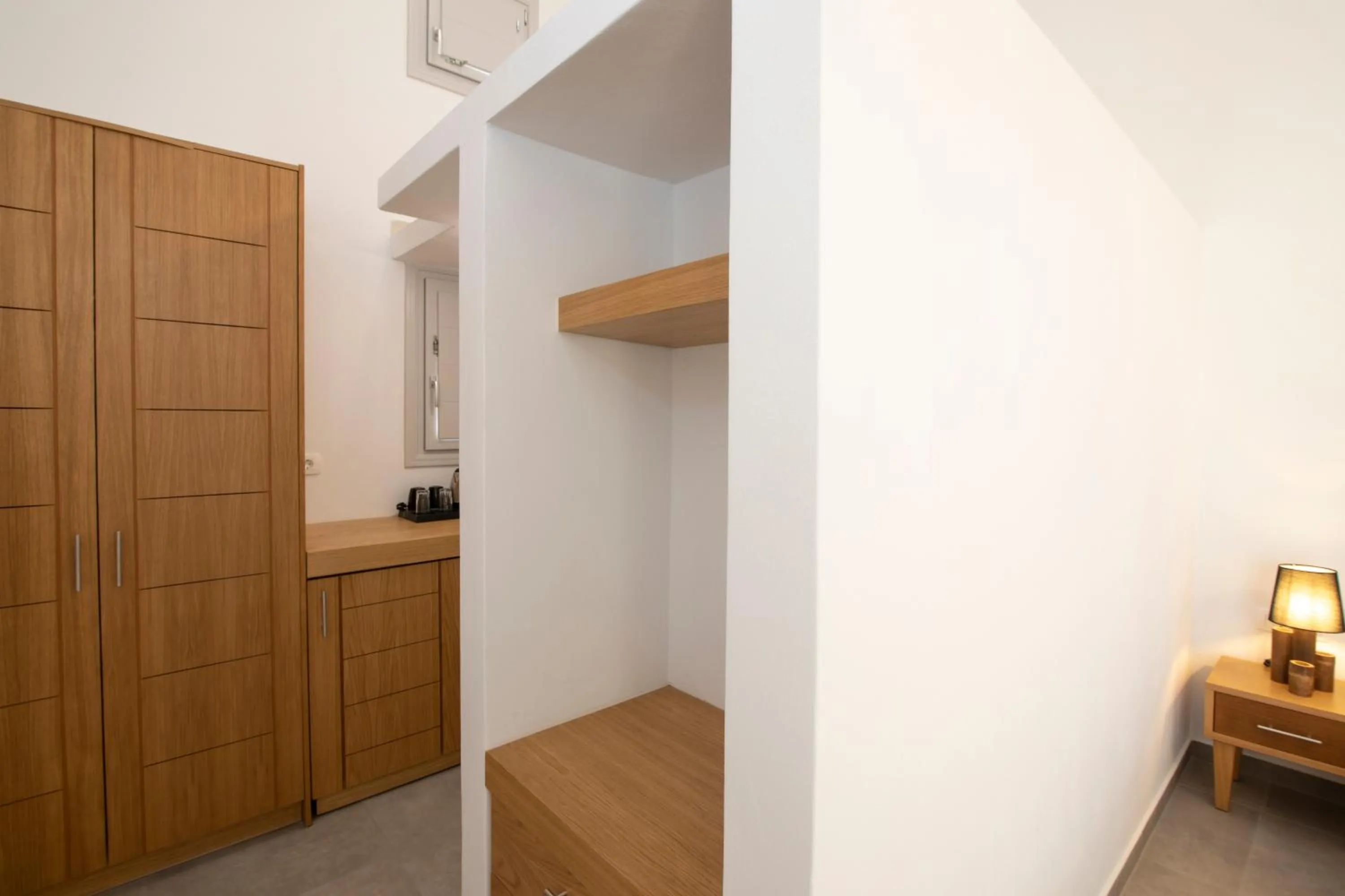 wardrobe in Petra Aqua Villa