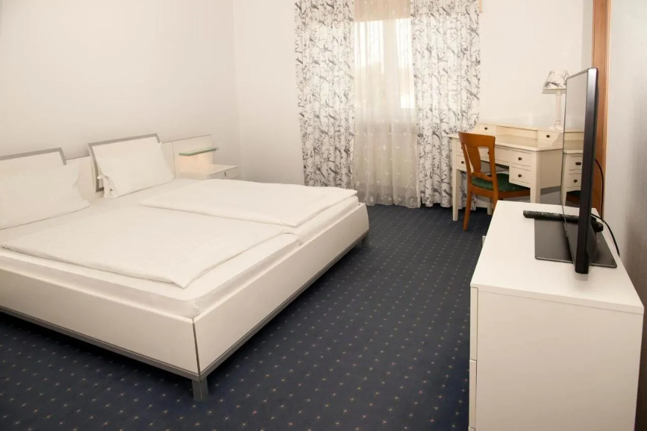 Bed in Hotel Villa Martino - zum Hirsch