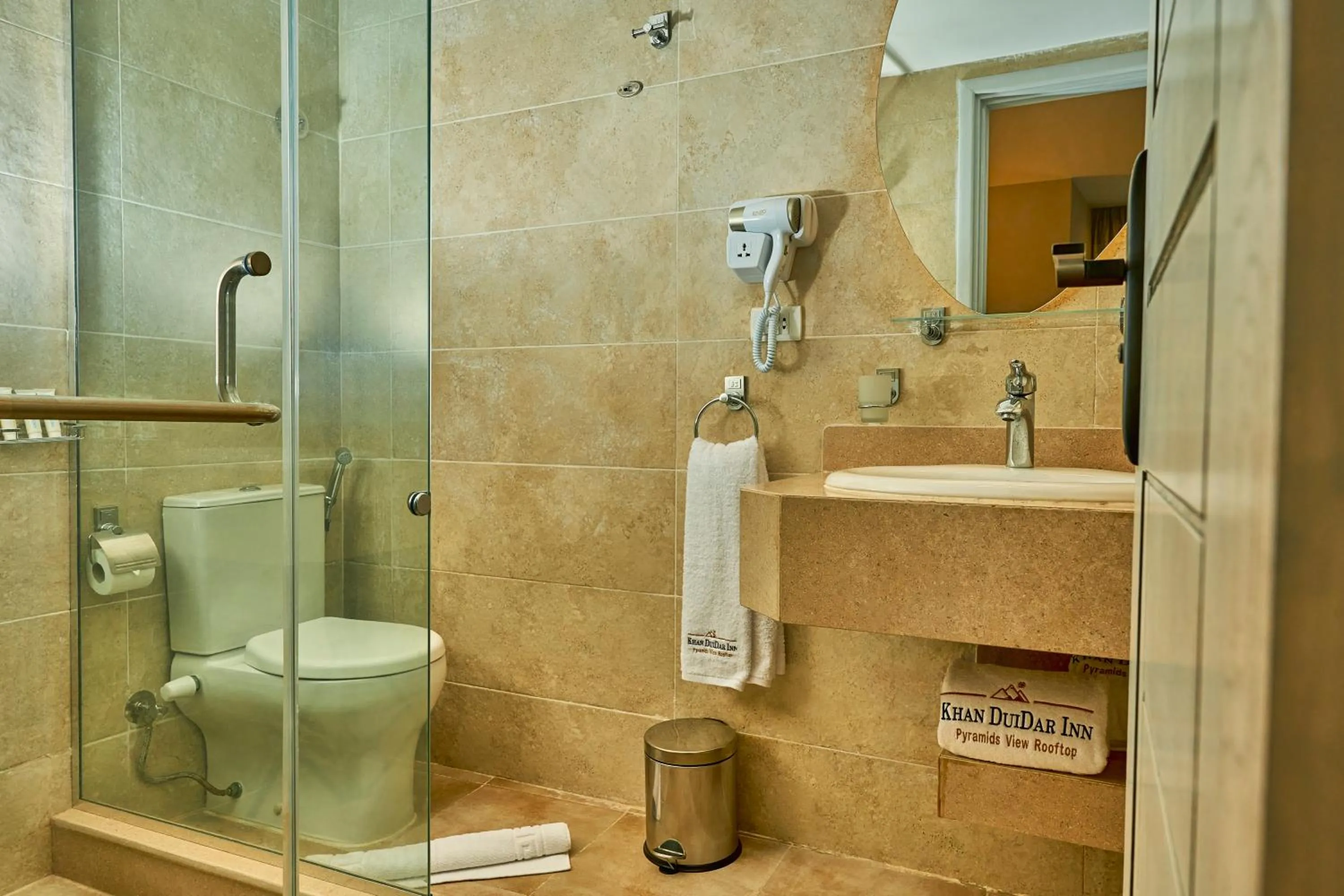 Shower in Khan Duidar Inn - Pyramids View Rooftop